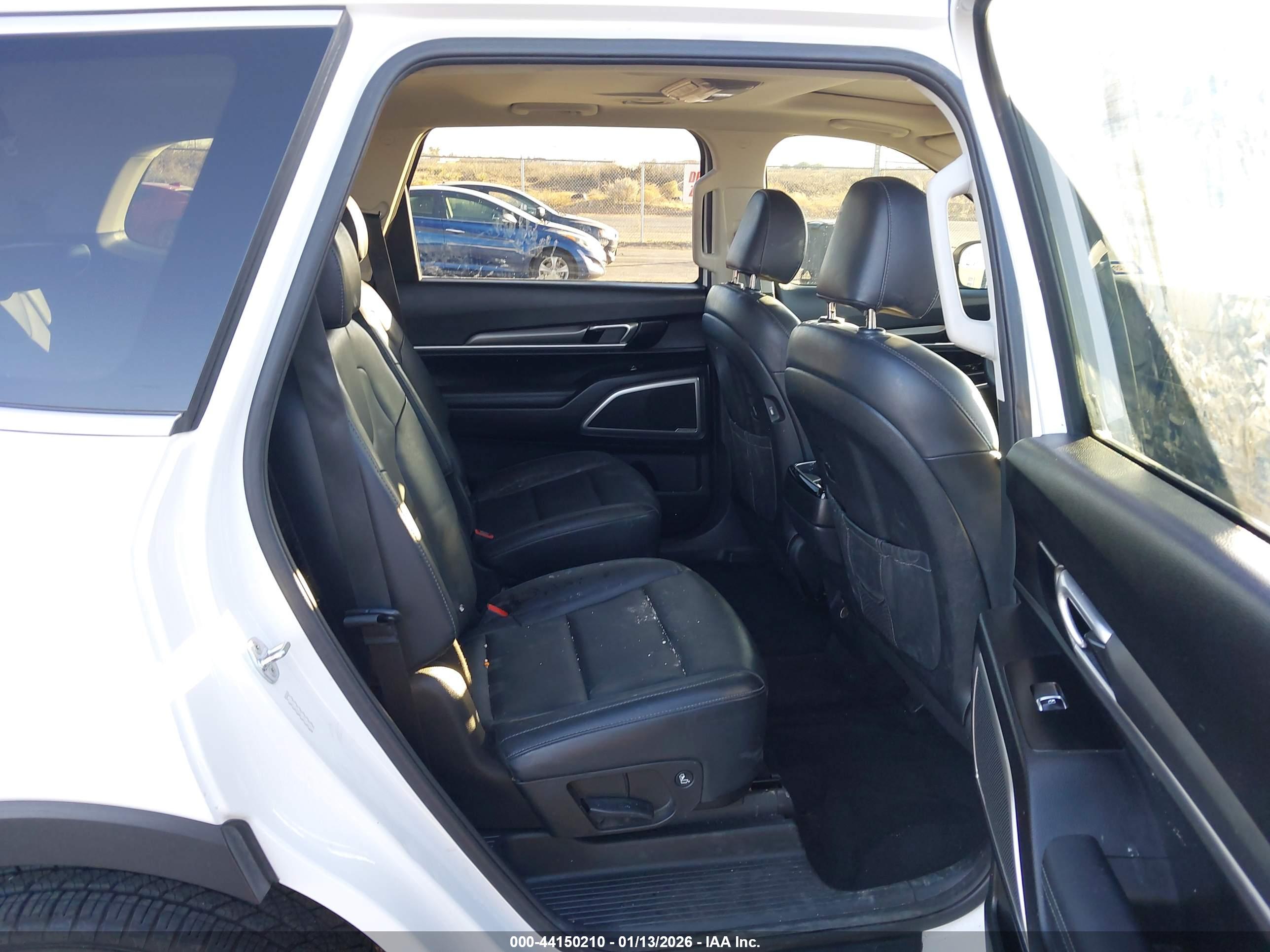 KIA TELLURIDE image 8