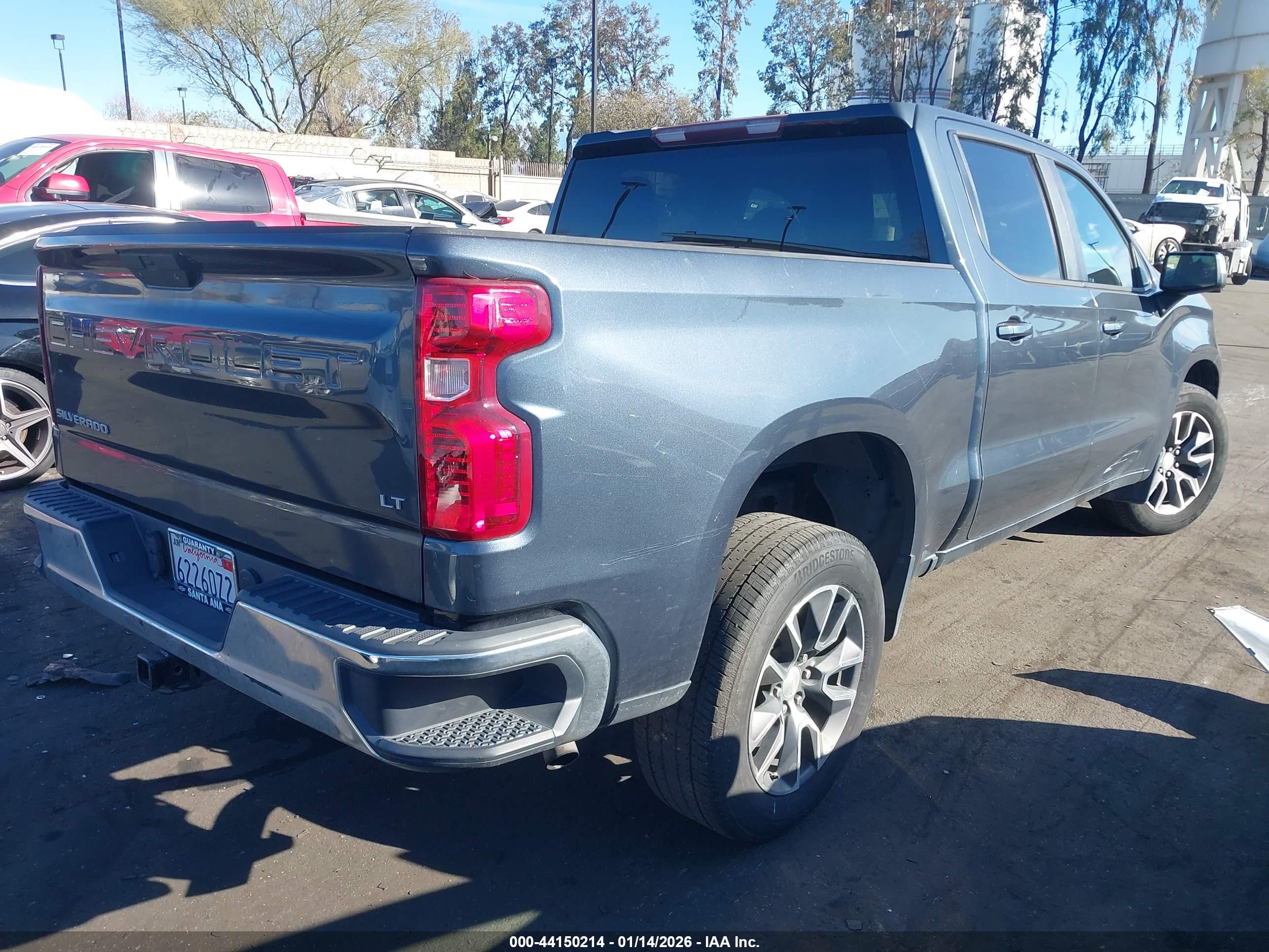 CHEVROLET SILVERADO image 4