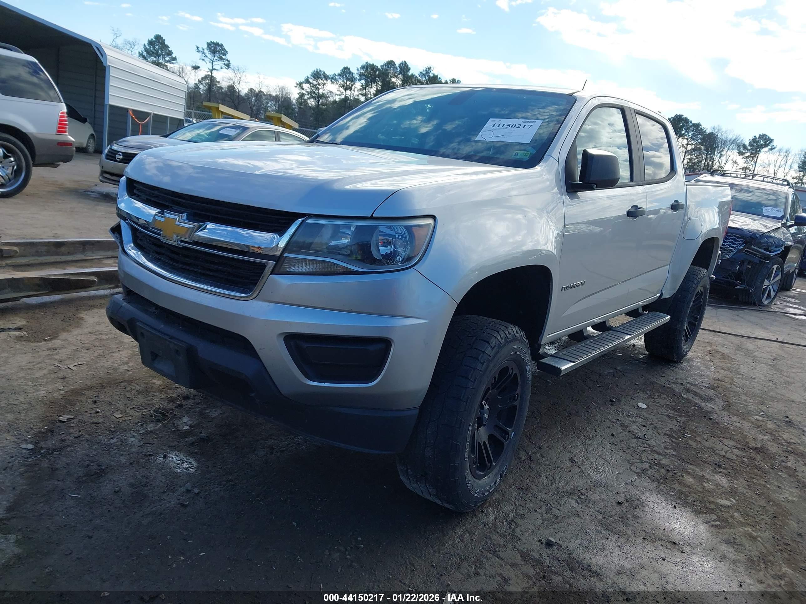 CHEVROLET COLORADO image 2