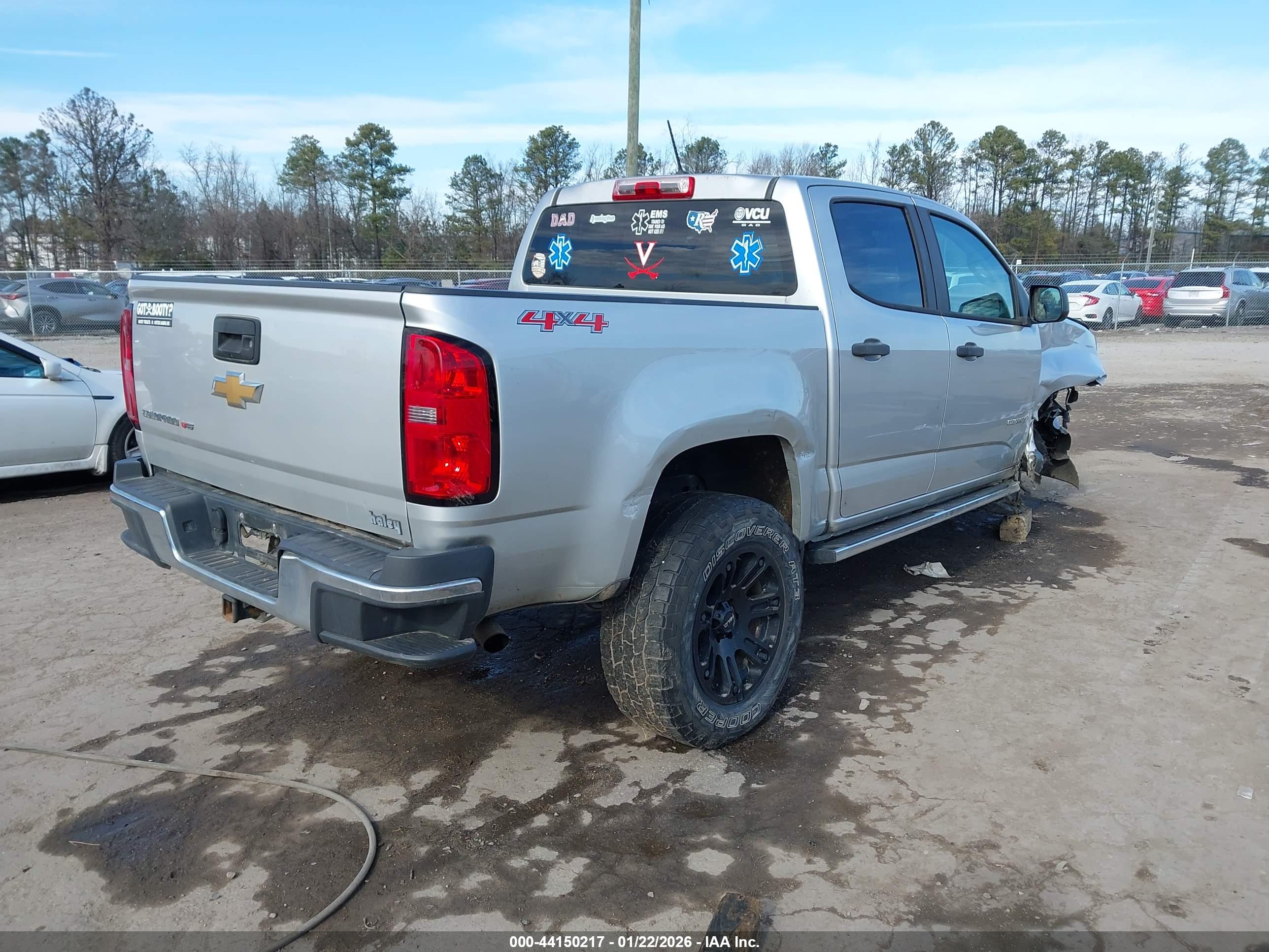 CHEVROLET COLORADO image 4