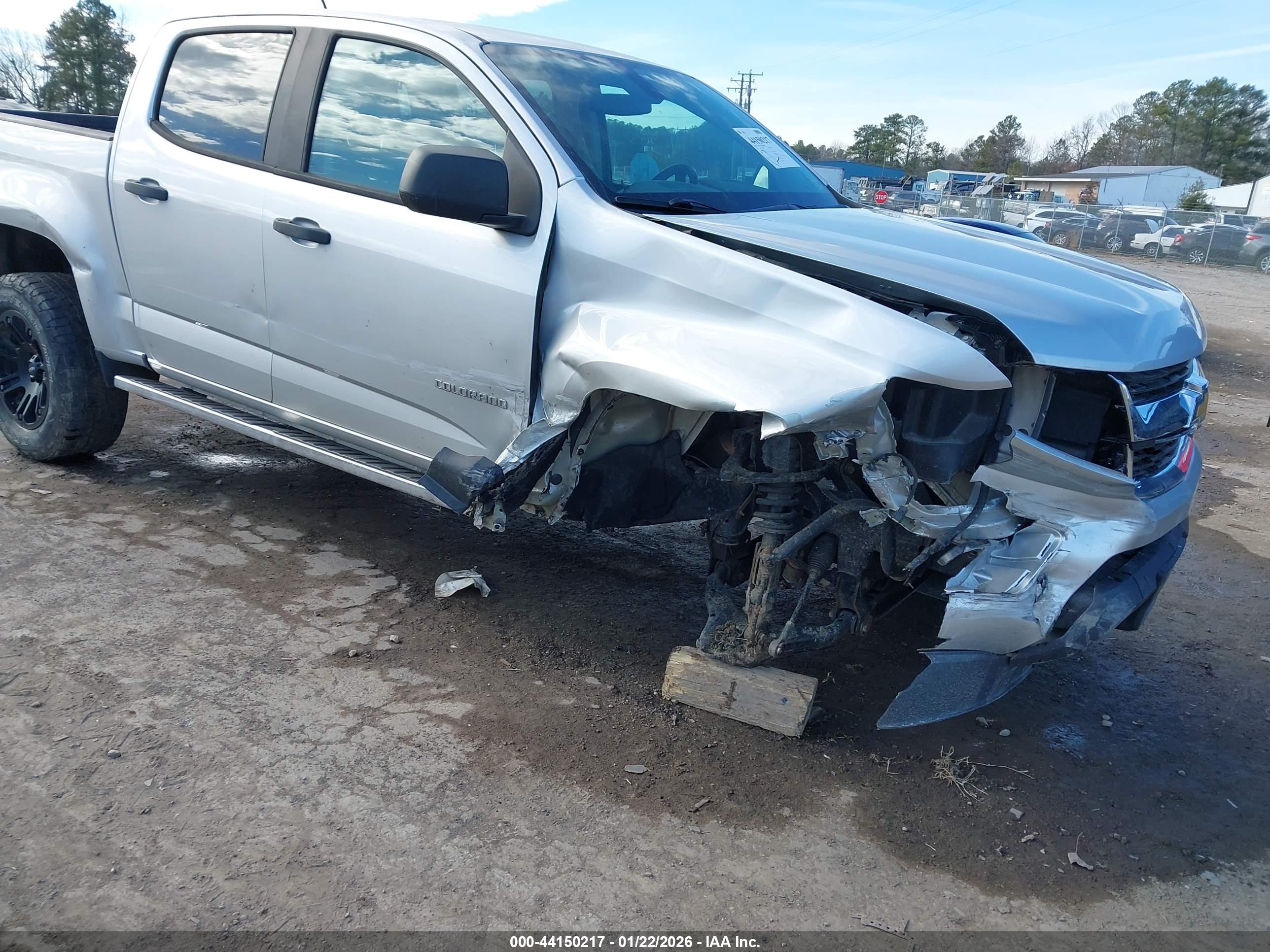 CHEVROLET COLORADO image 6