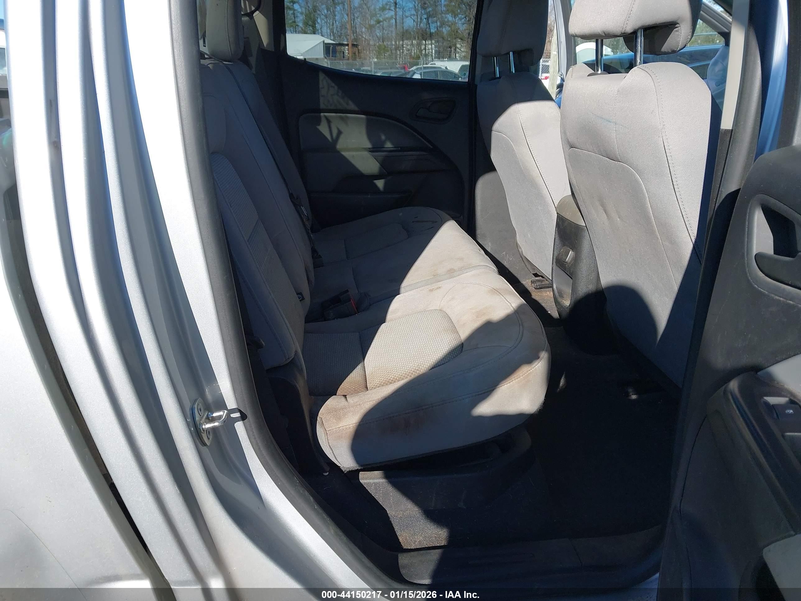 CHEVROLET COLORADO image 8