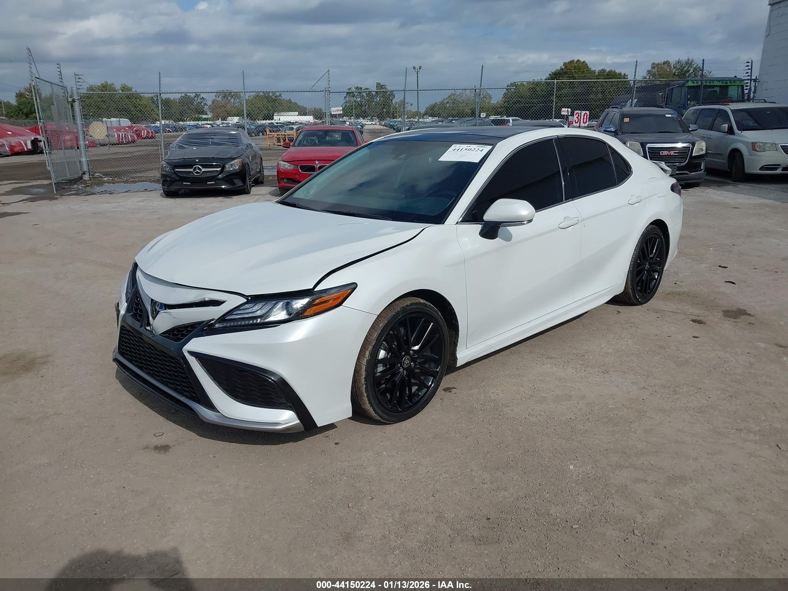 TOYOTA CAMRY image 2