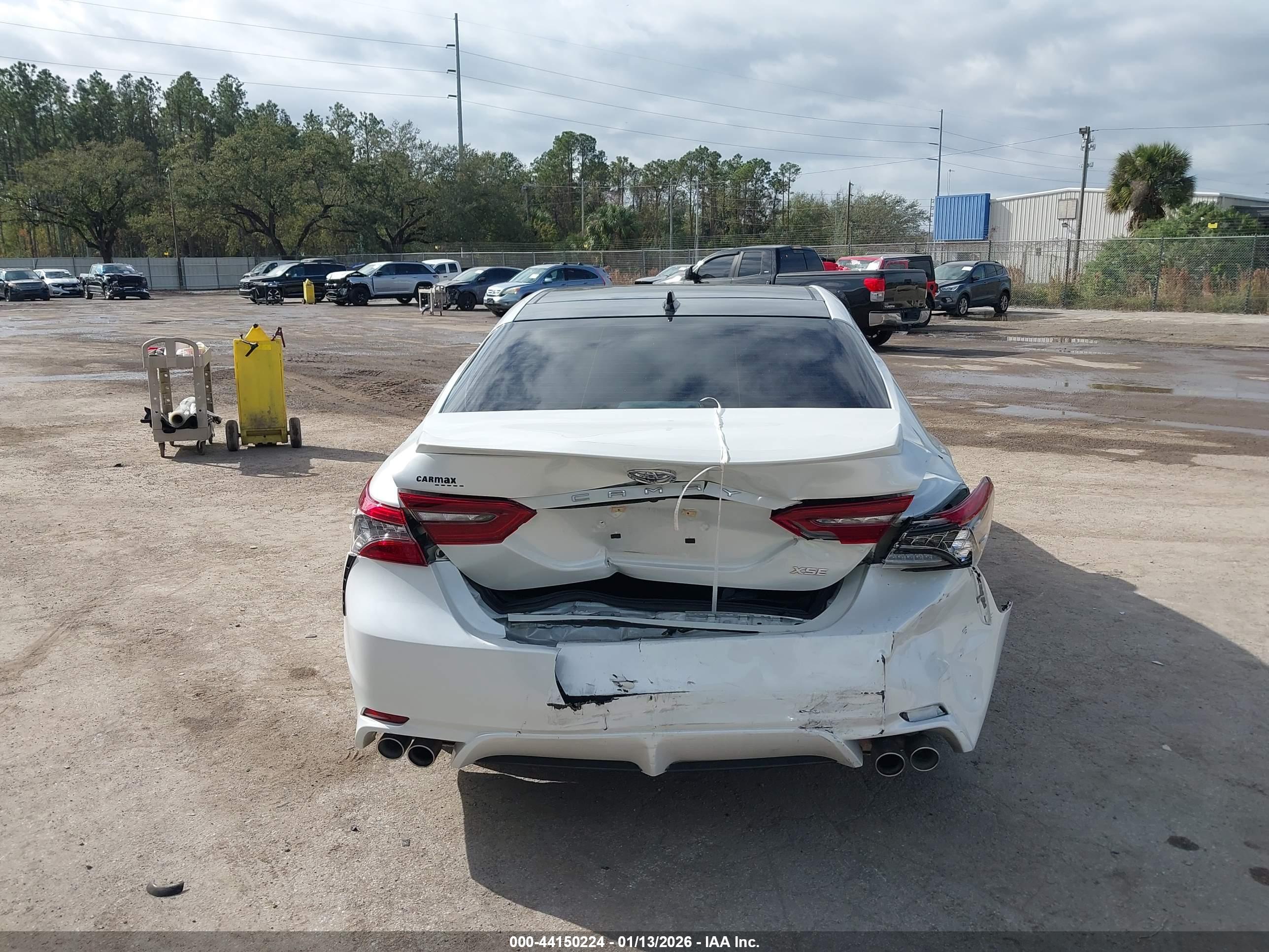 TOYOTA CAMRY image 6