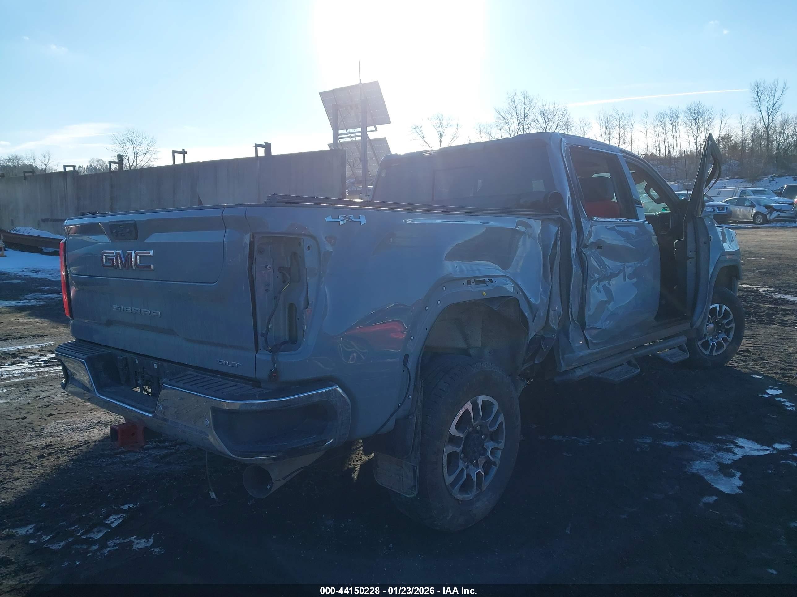 GMC SIERRA image 4