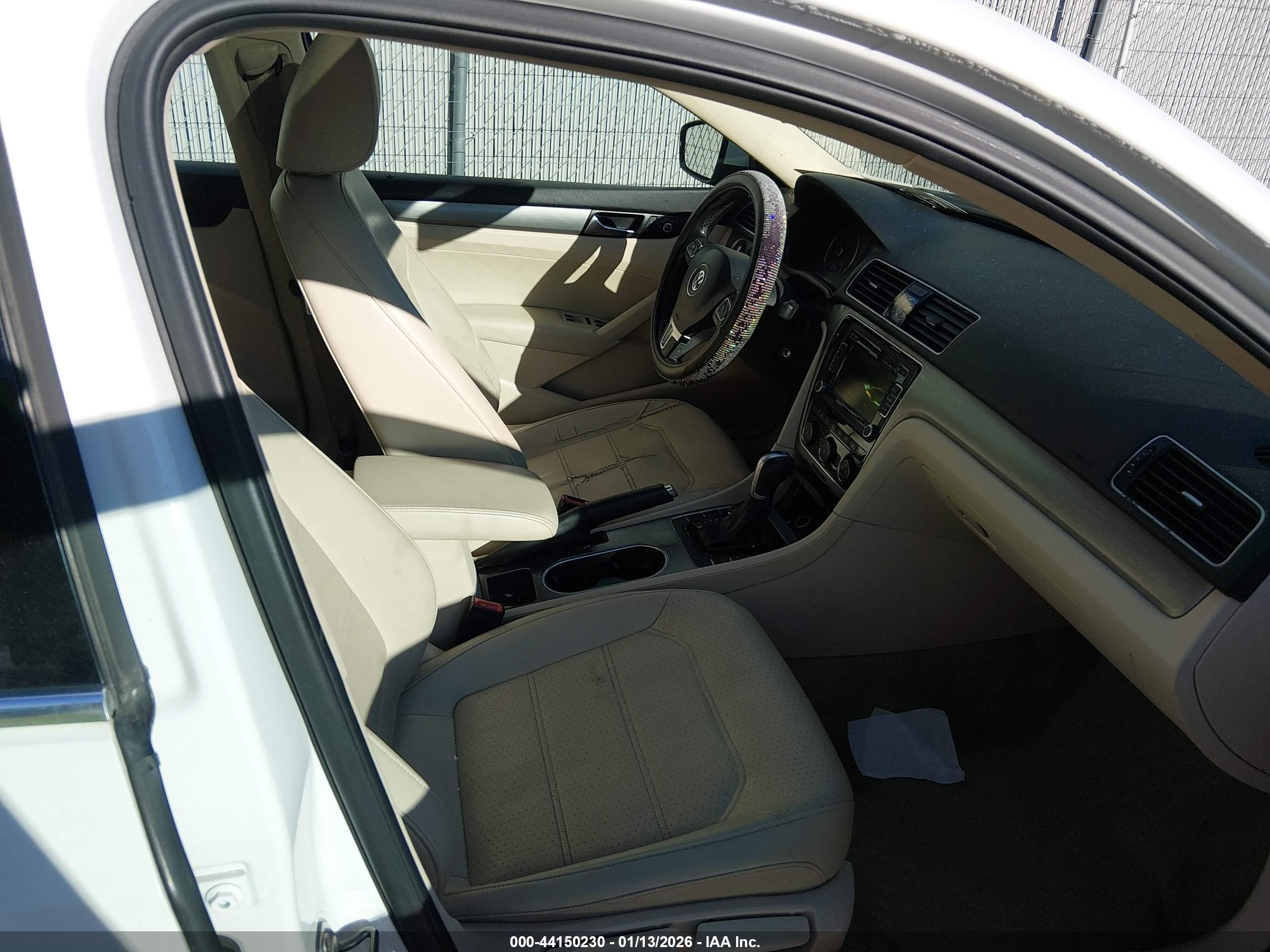 VOLKSWAGEN PASSAT image 5