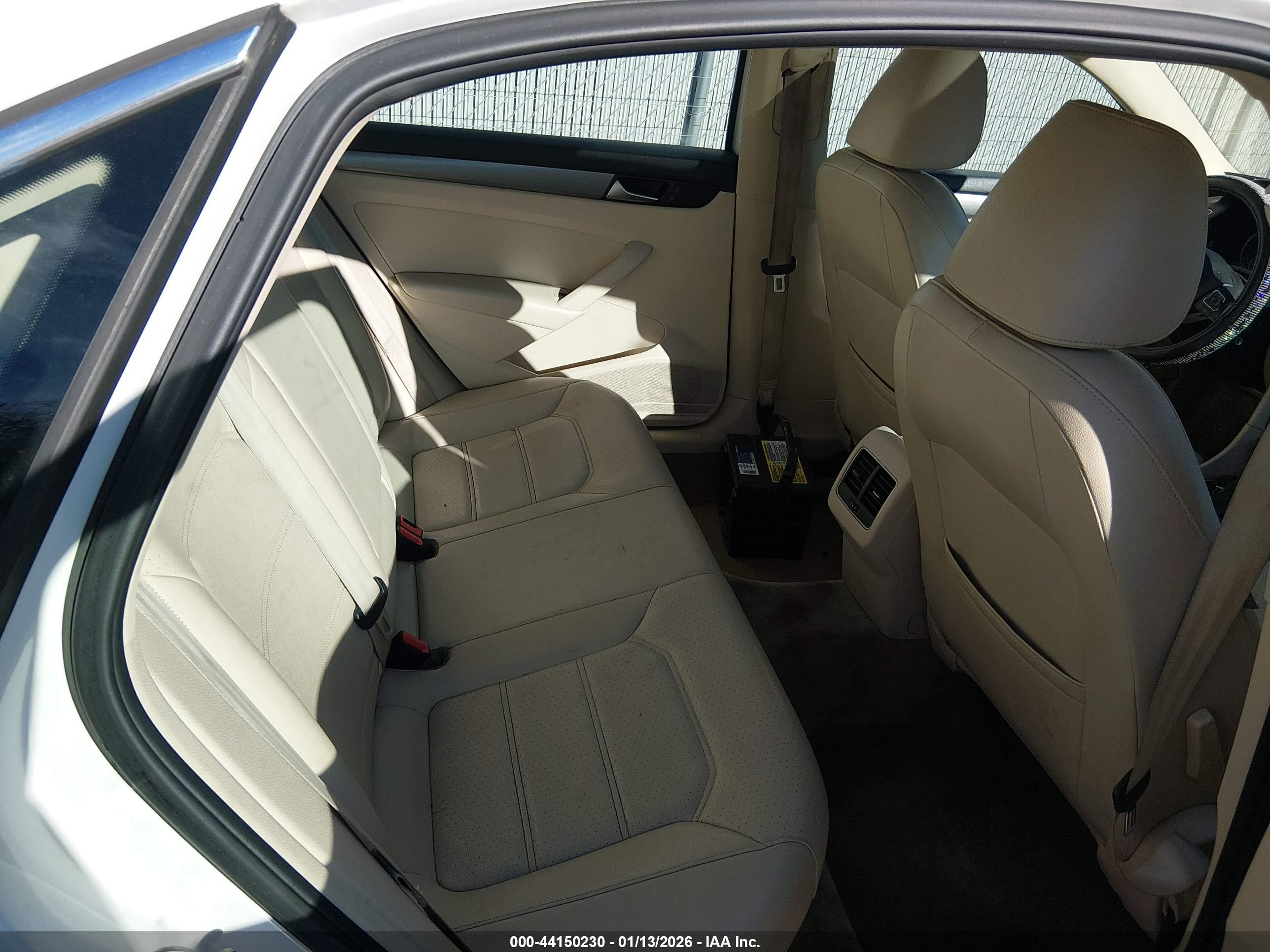 VOLKSWAGEN PASSAT image 8