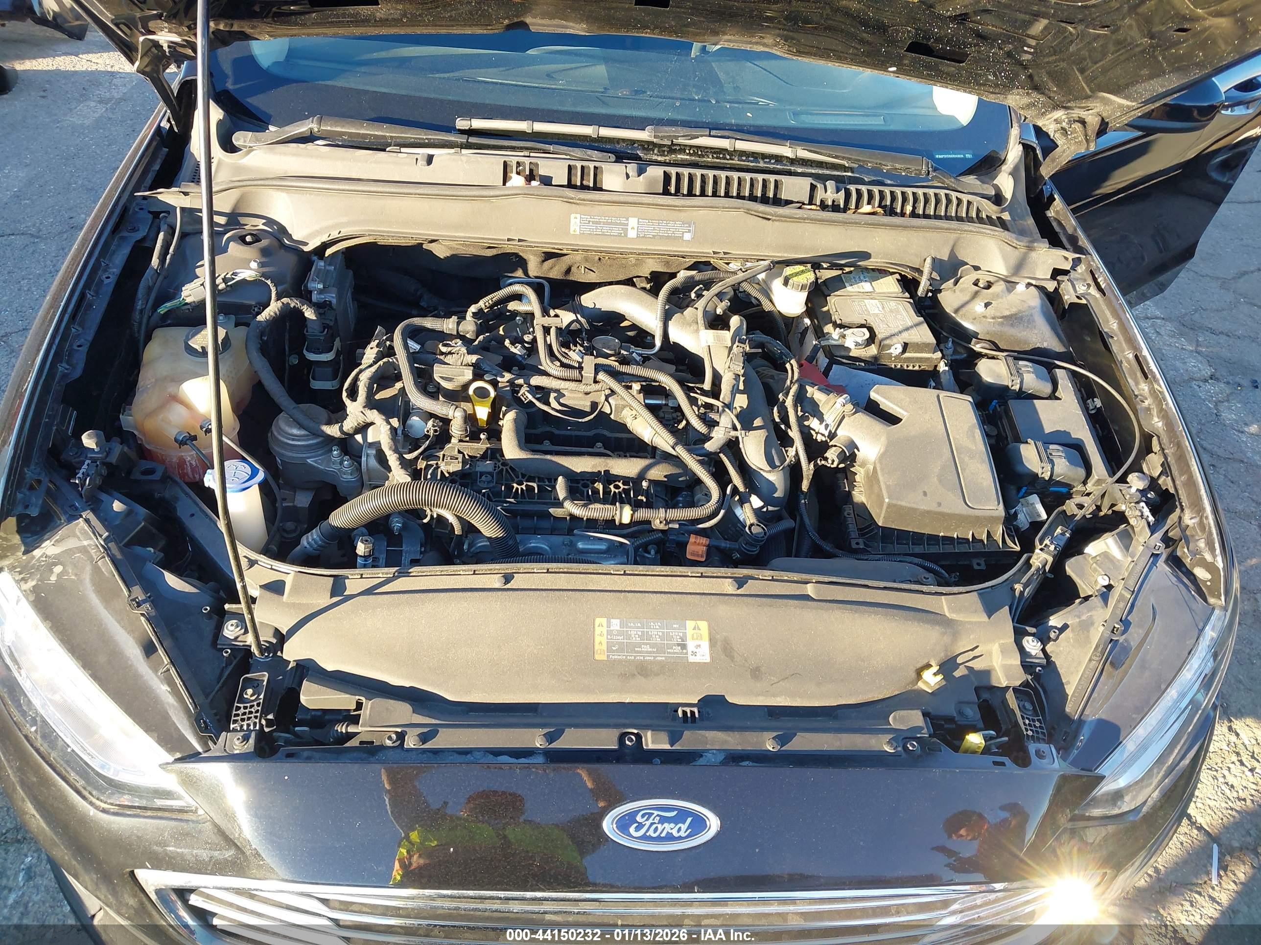 FORD FUSION image 10