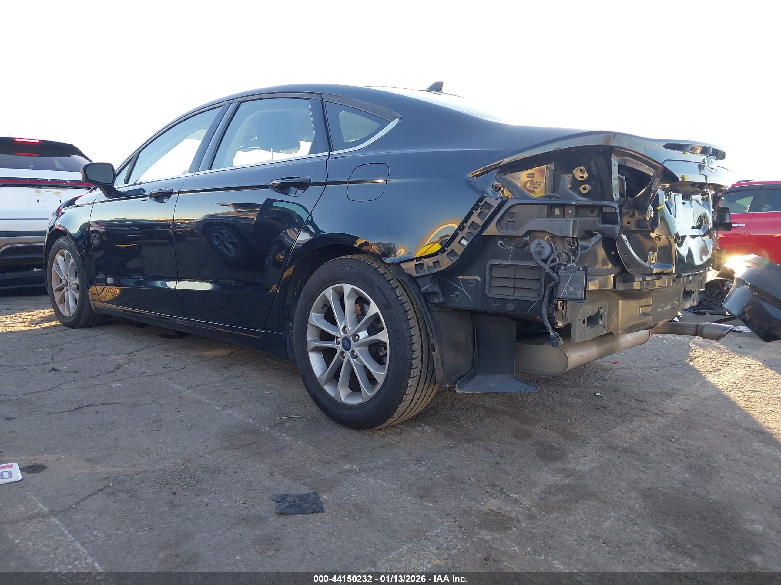 FORD FUSION image 3