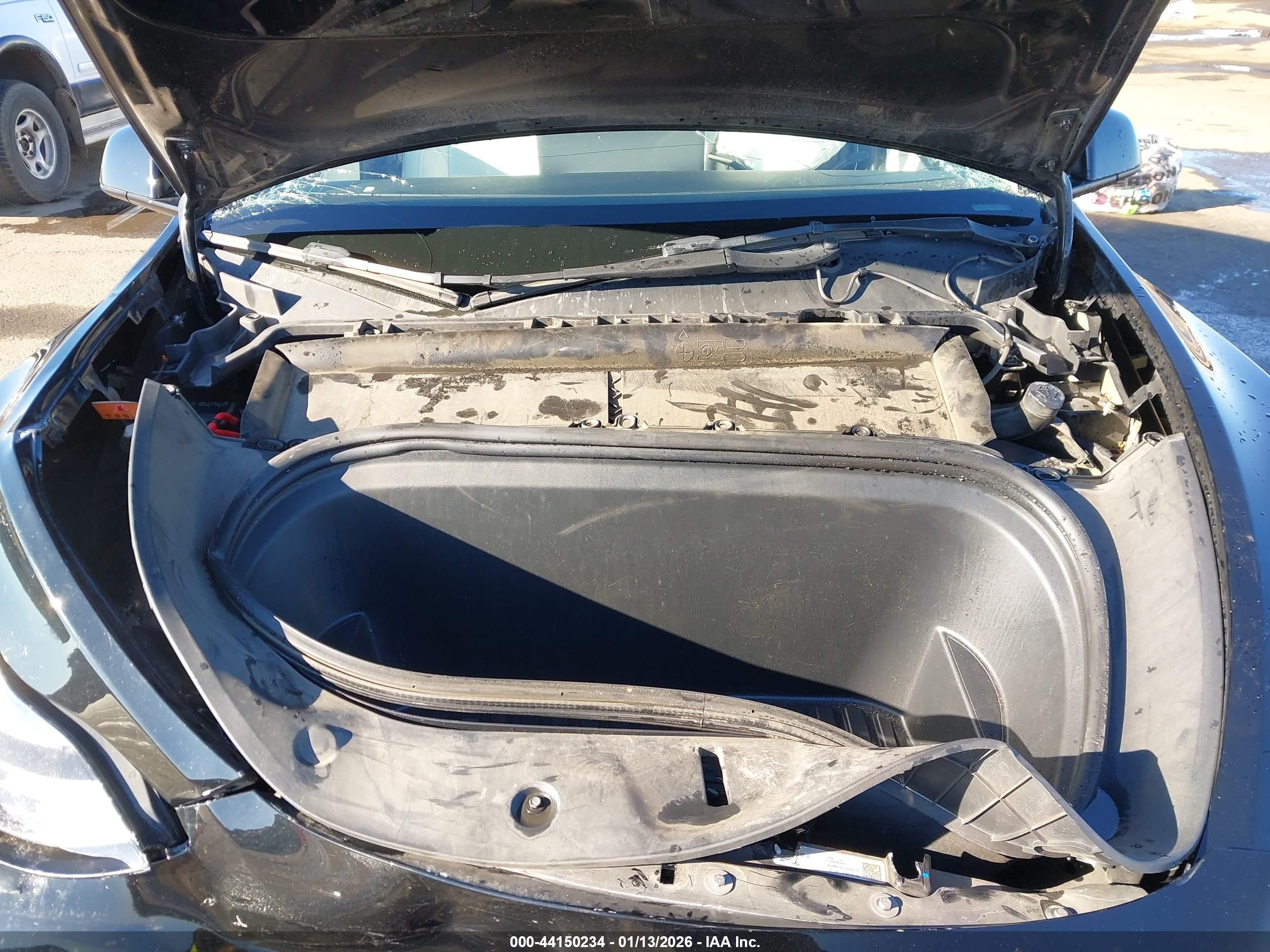 TESLA MODEL image 10
