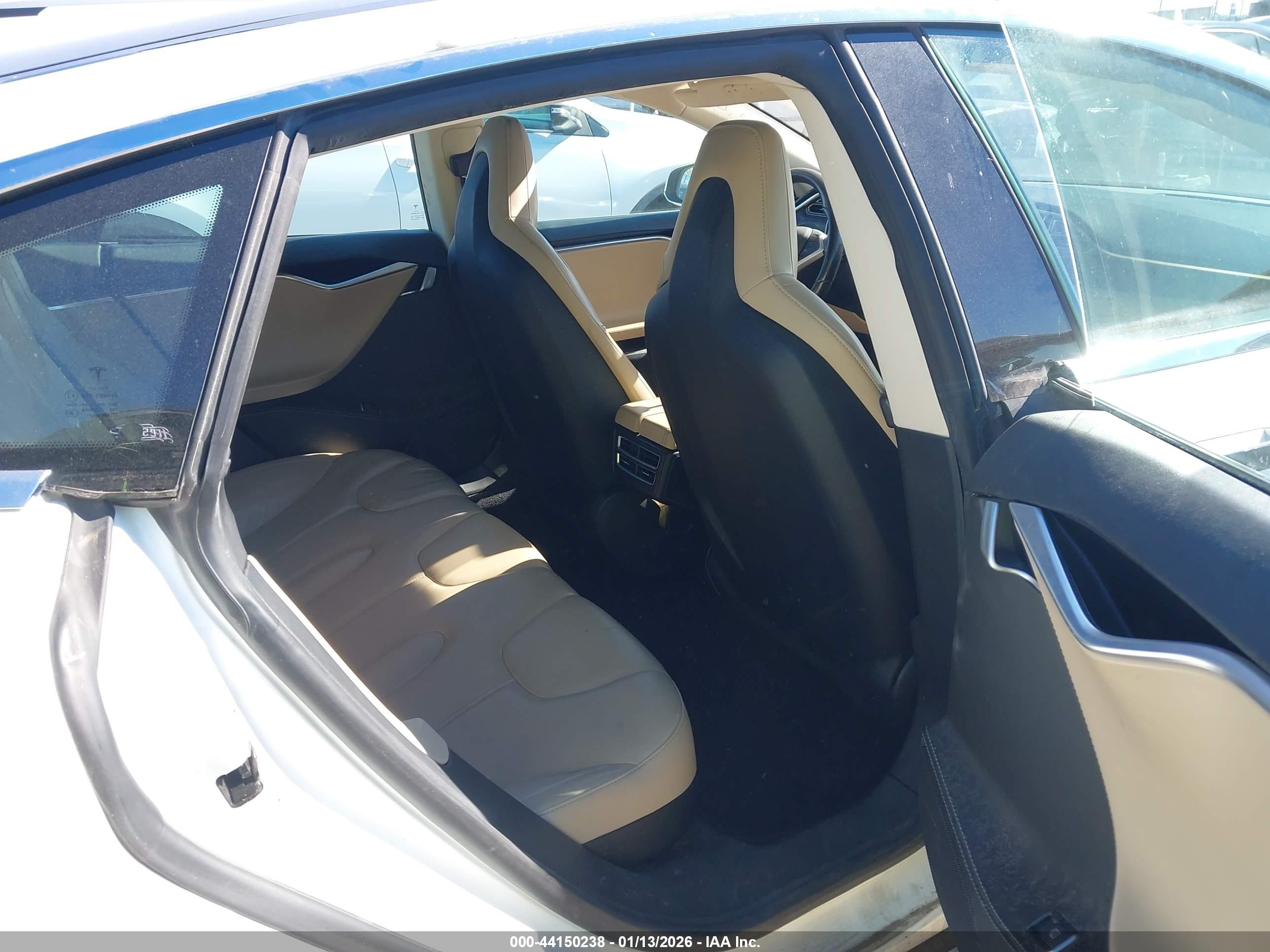 TESLA MODEL image 8