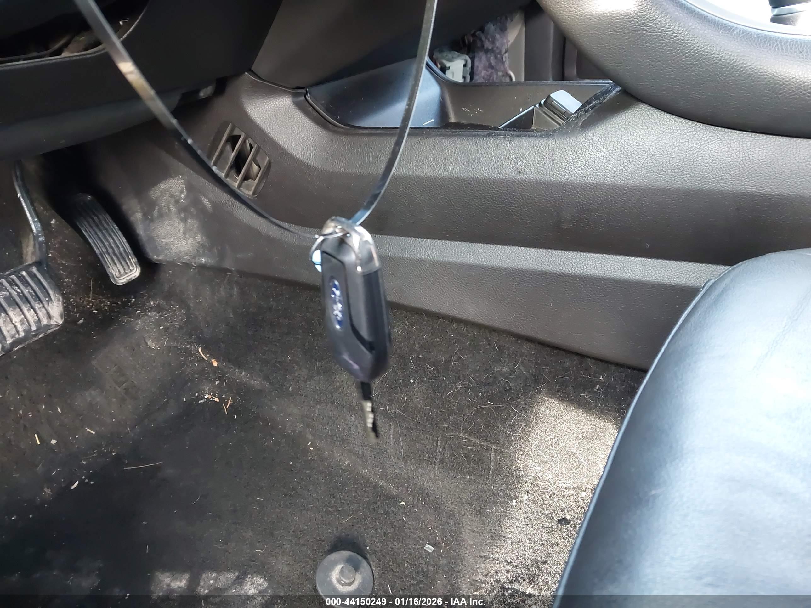 FORD FUSION image 11