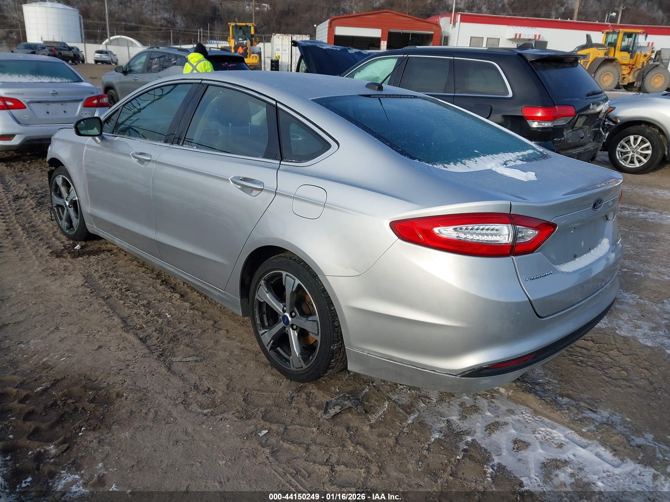 FORD FUSION image 3