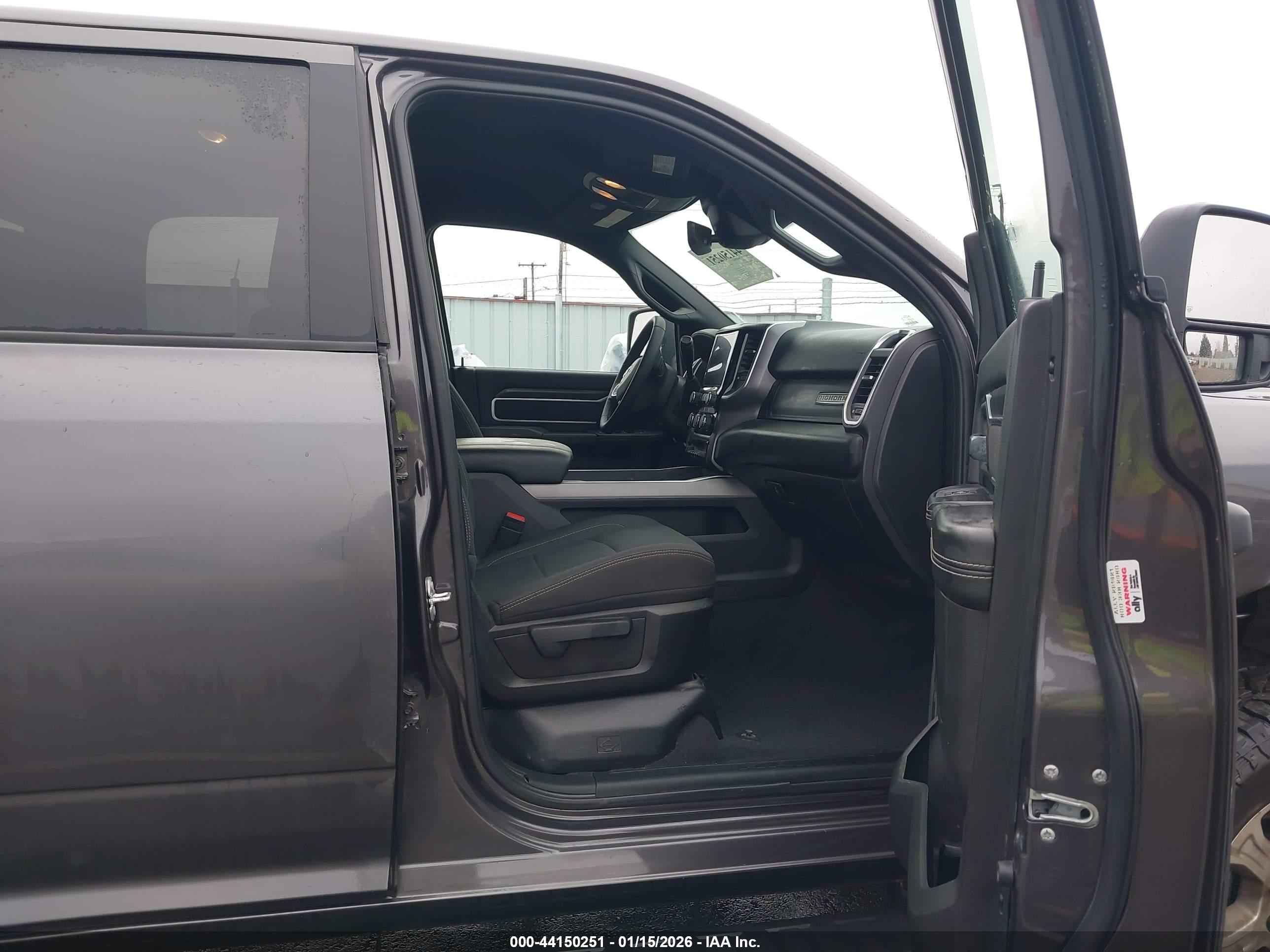 RAM 3500 image 8
