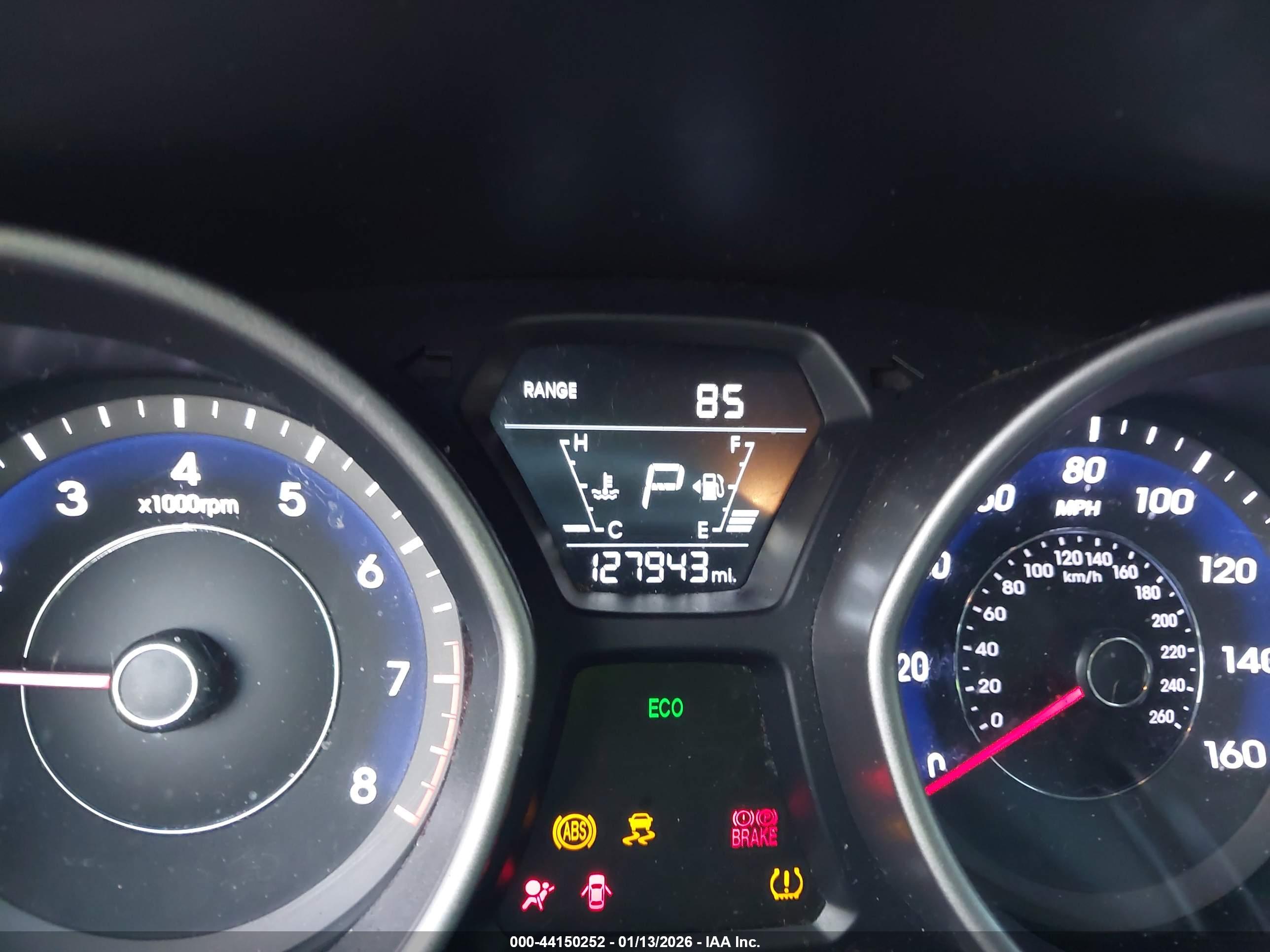 HYUNDAI ELANTRA image 7