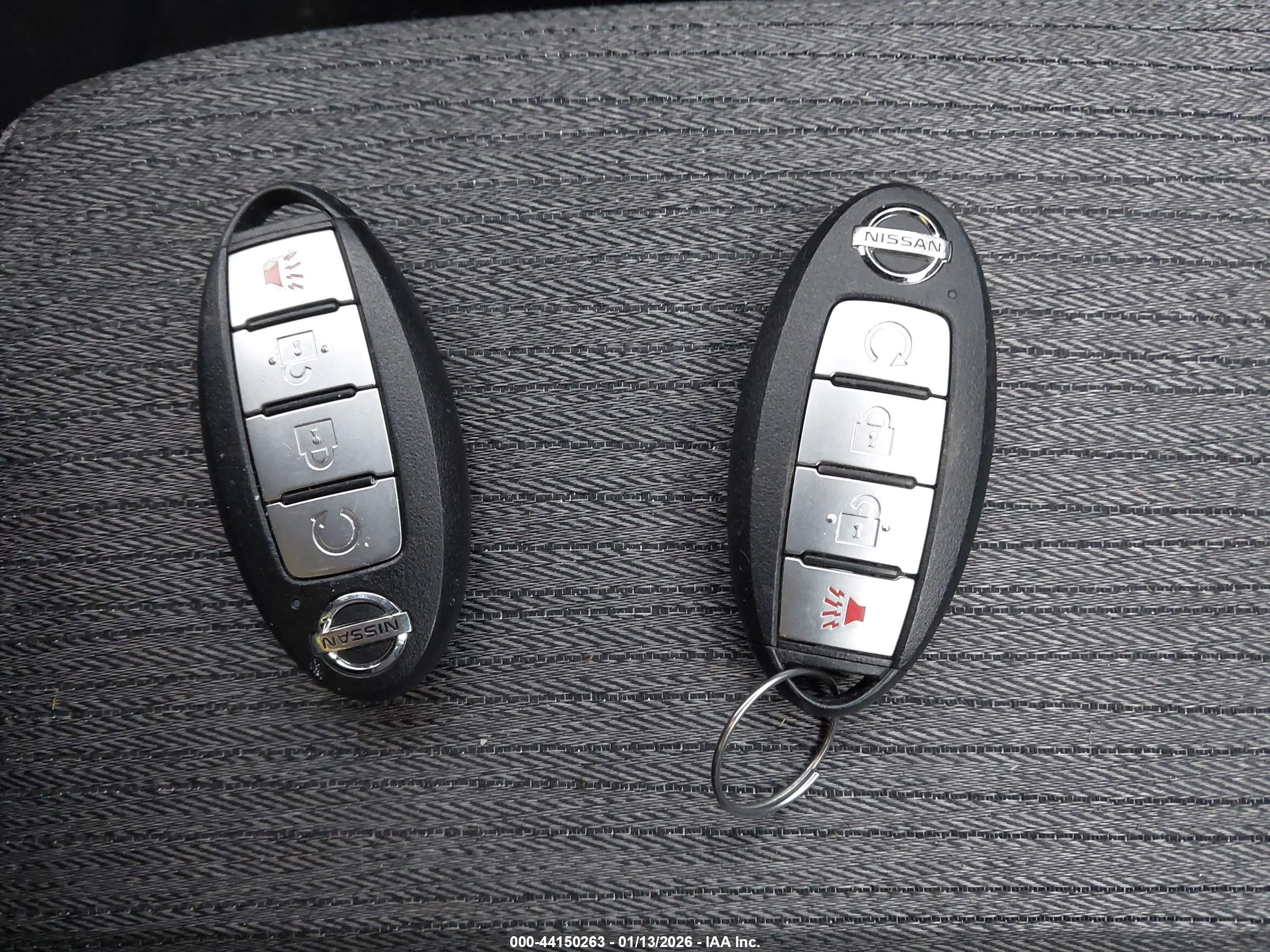 NISSAN ROGUE image 11