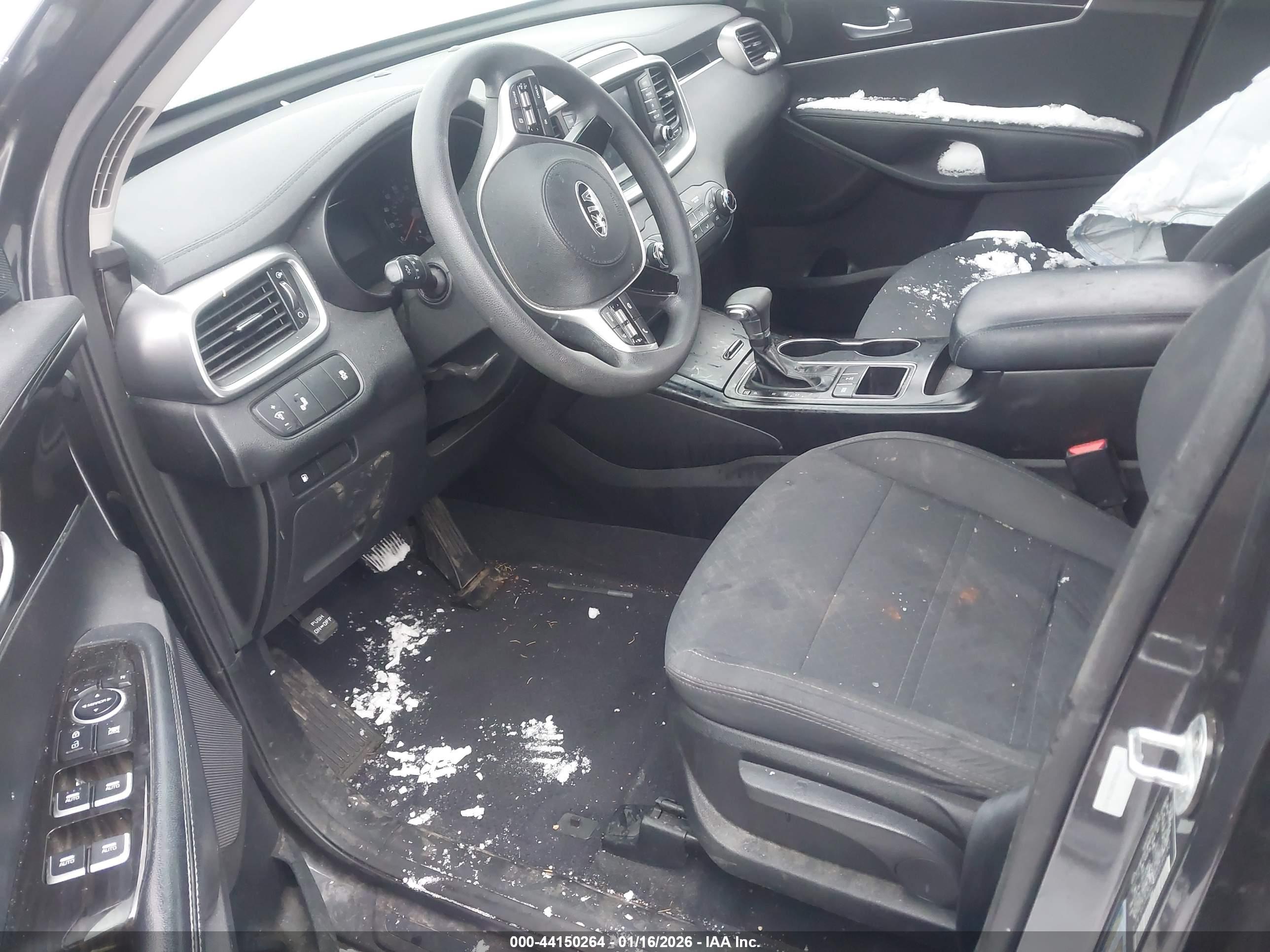 KIA SORENTO image 5