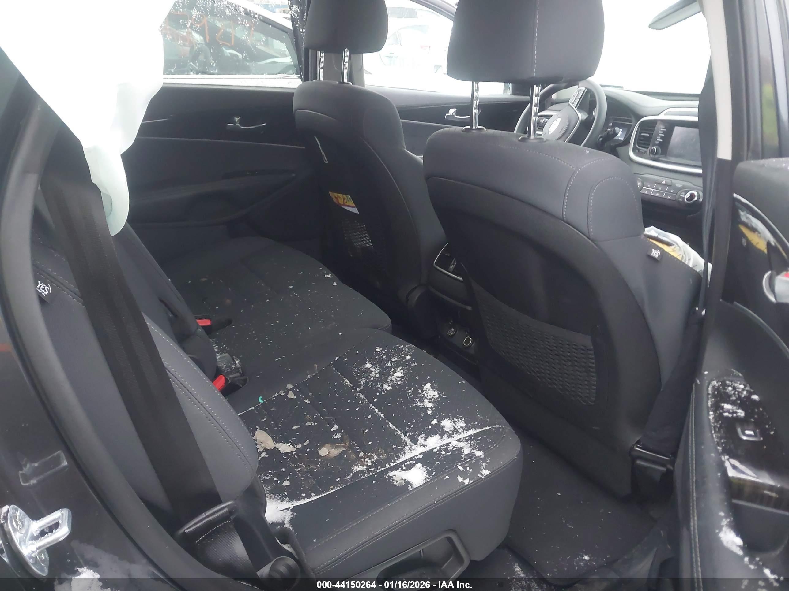 KIA SORENTO image 8