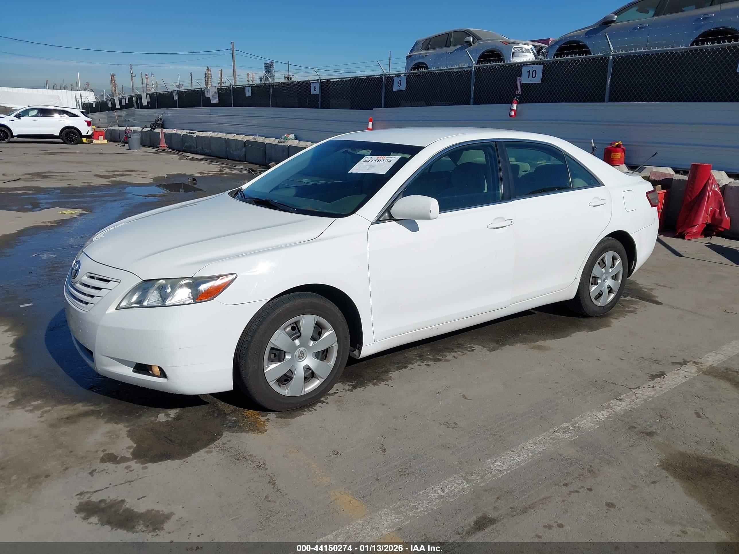 TOYOTA CAMRY image 2
