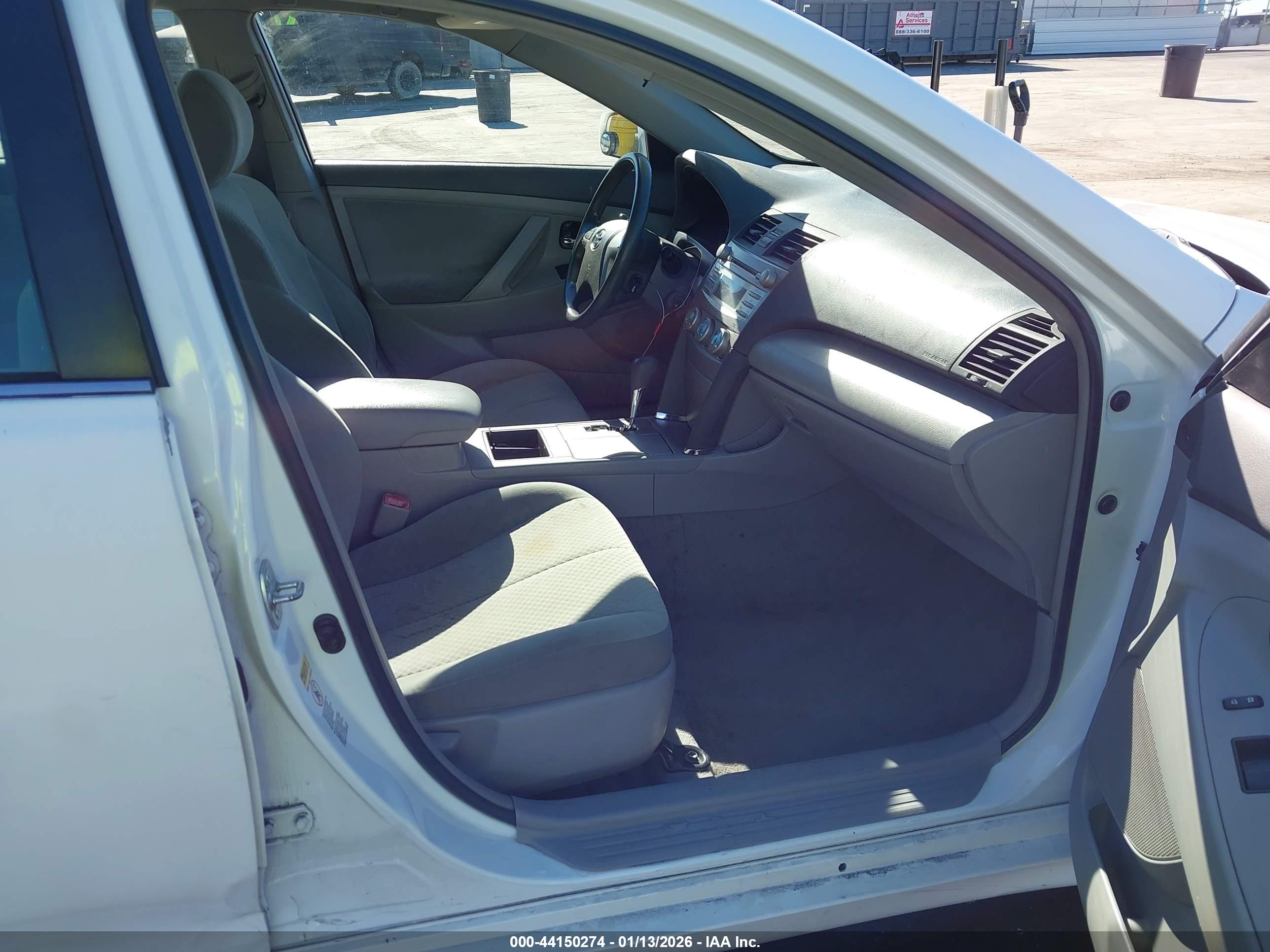 TOYOTA CAMRY image 5