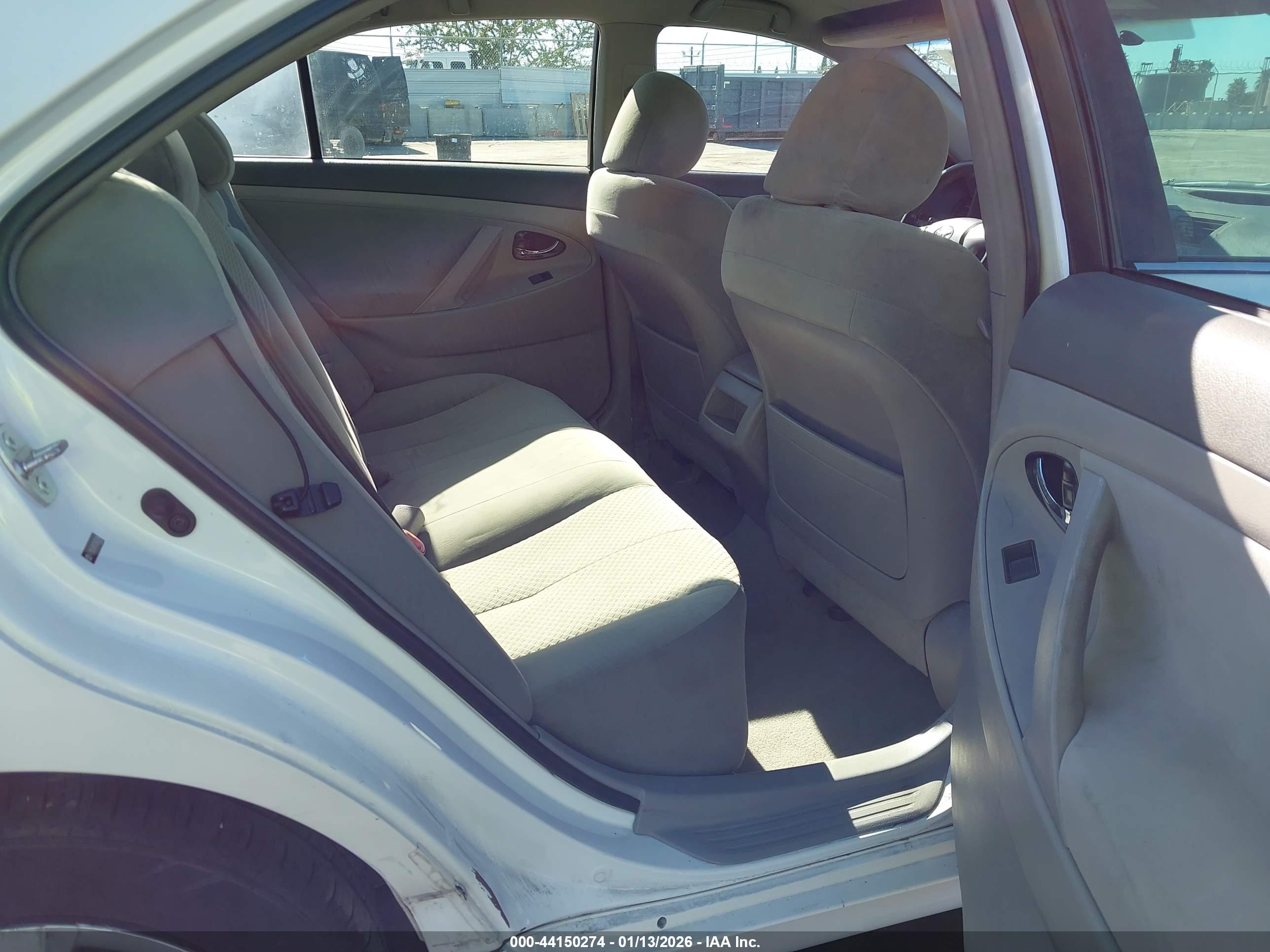 TOYOTA CAMRY image 8