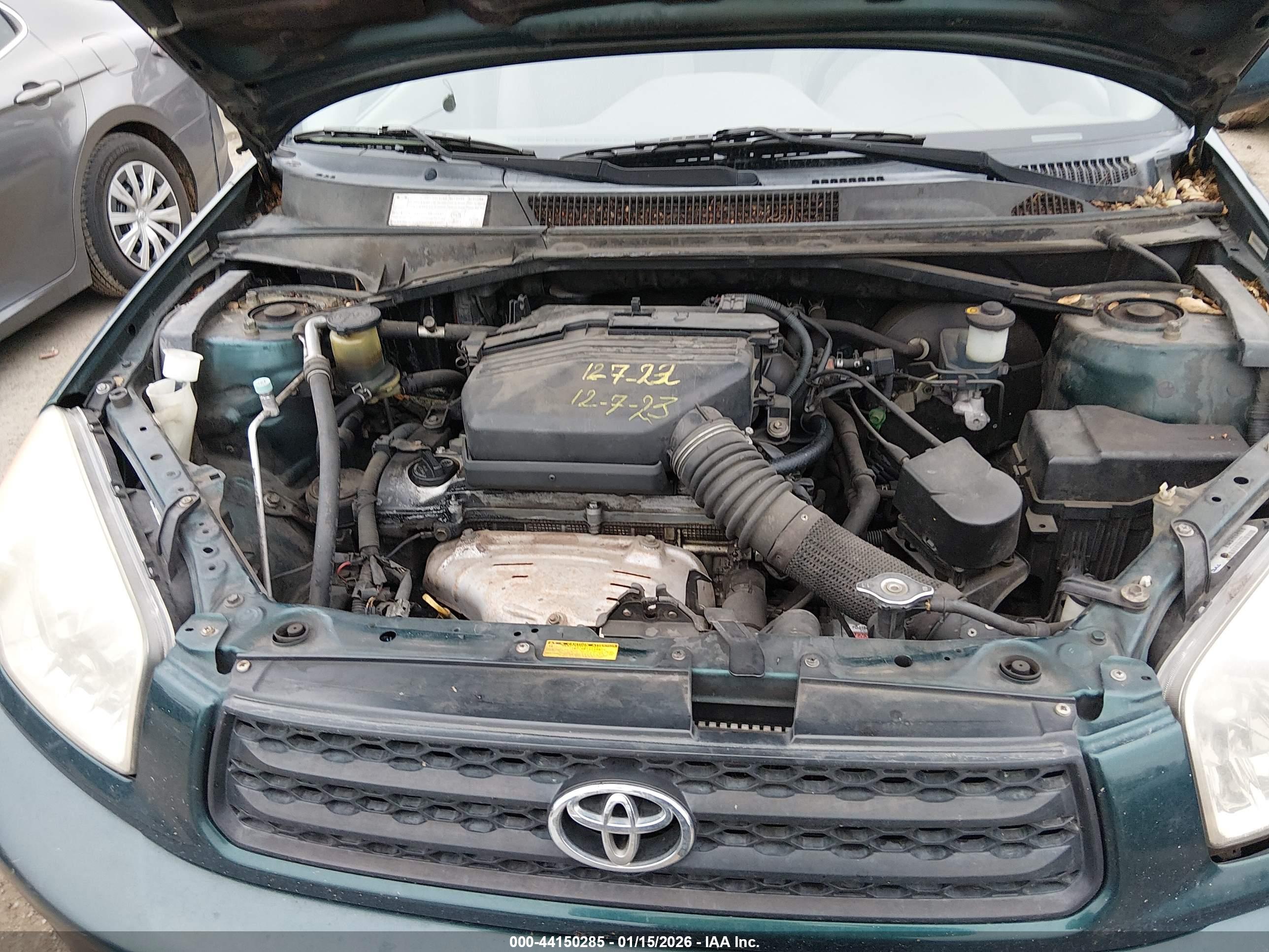 TOYOTA RAV4 image 10
