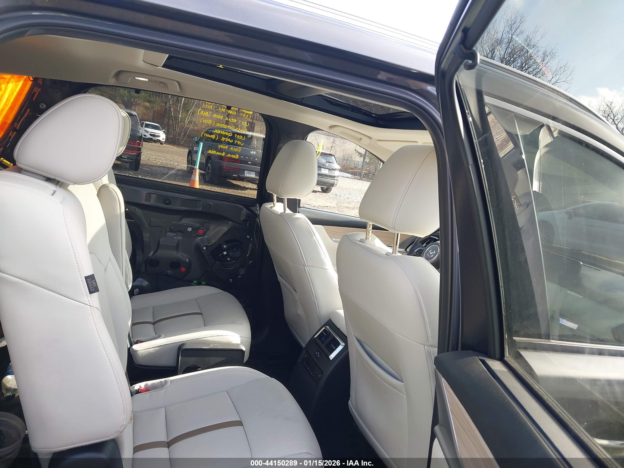 MAZDA CX-90 image 8