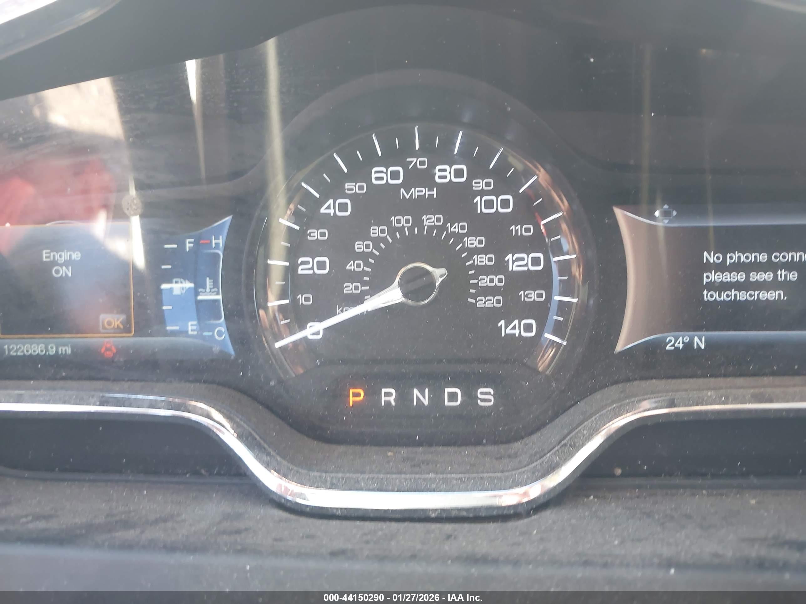 LINCOLN MKT image 7