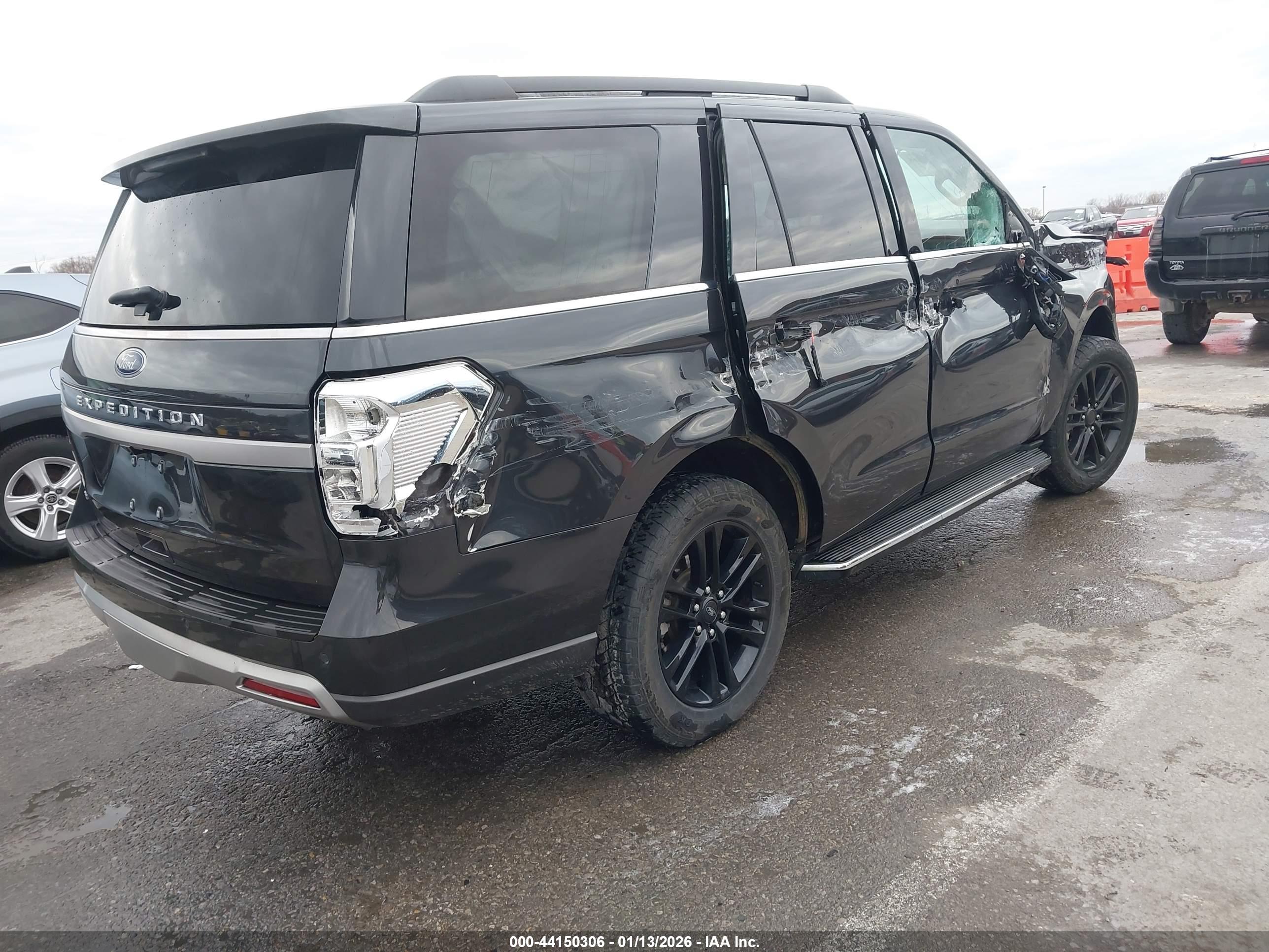 FORD EXPEDITION image 4