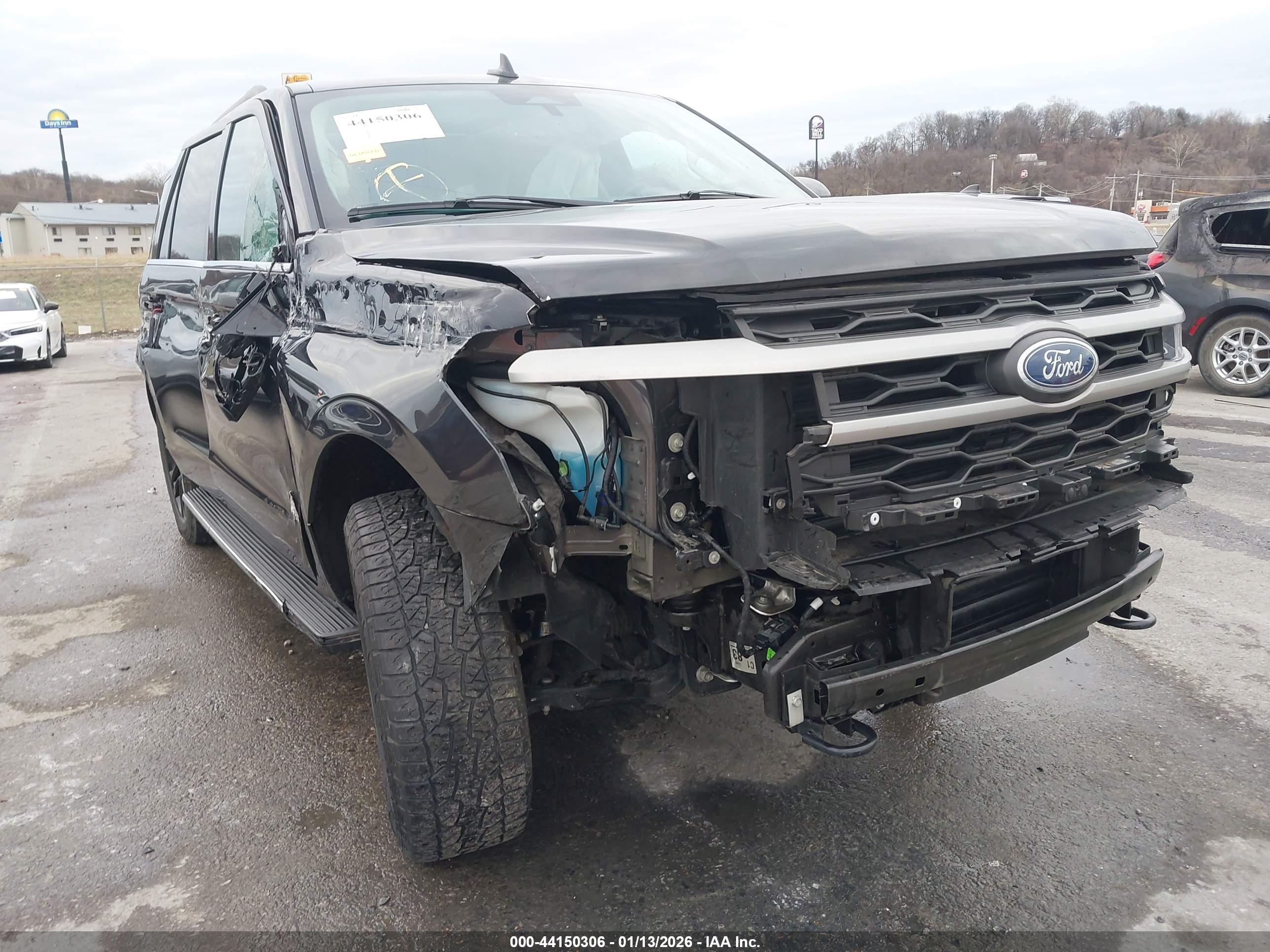 FORD EXPEDITION image 6