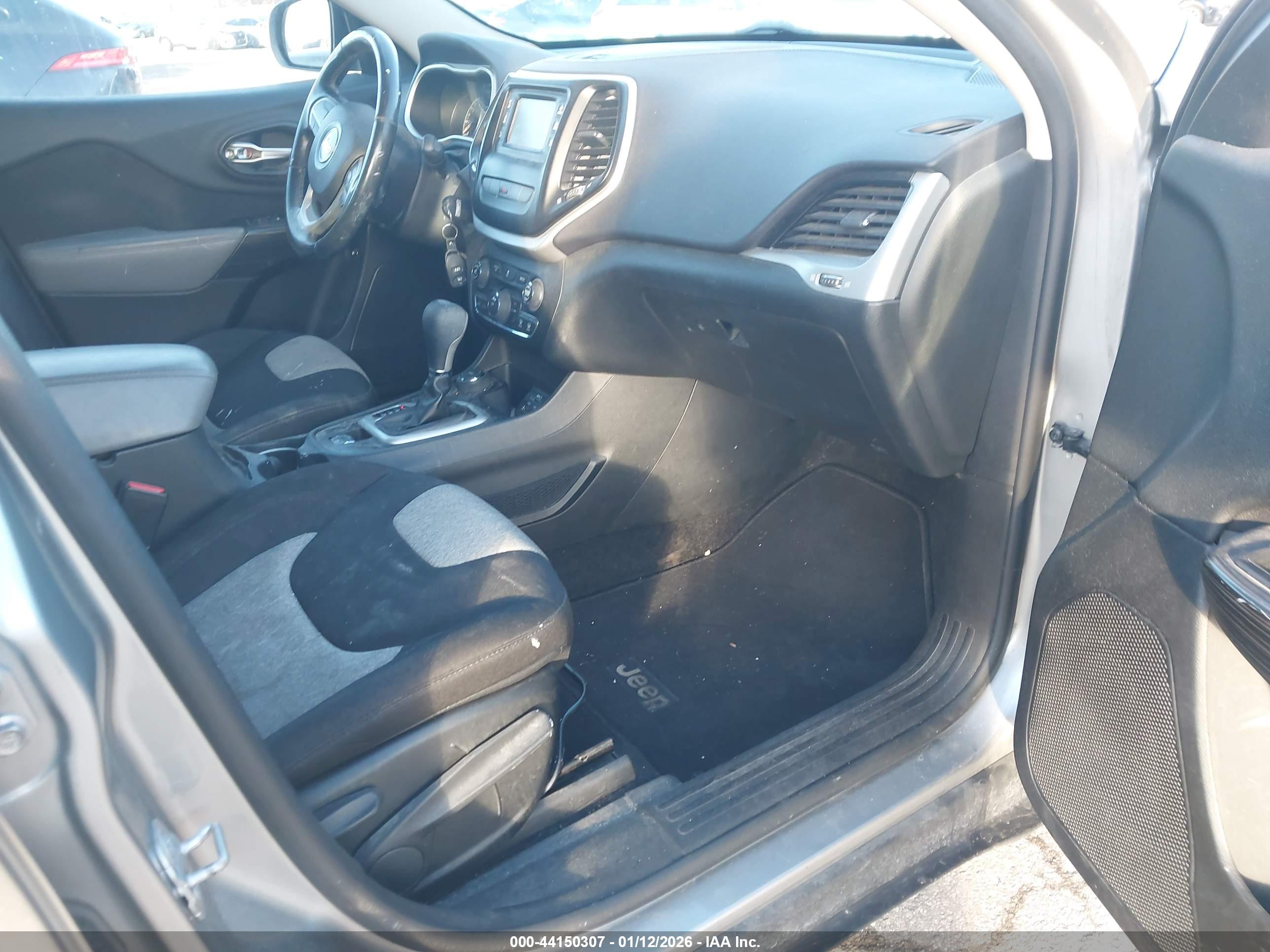 JEEP CHEROKEE image 5