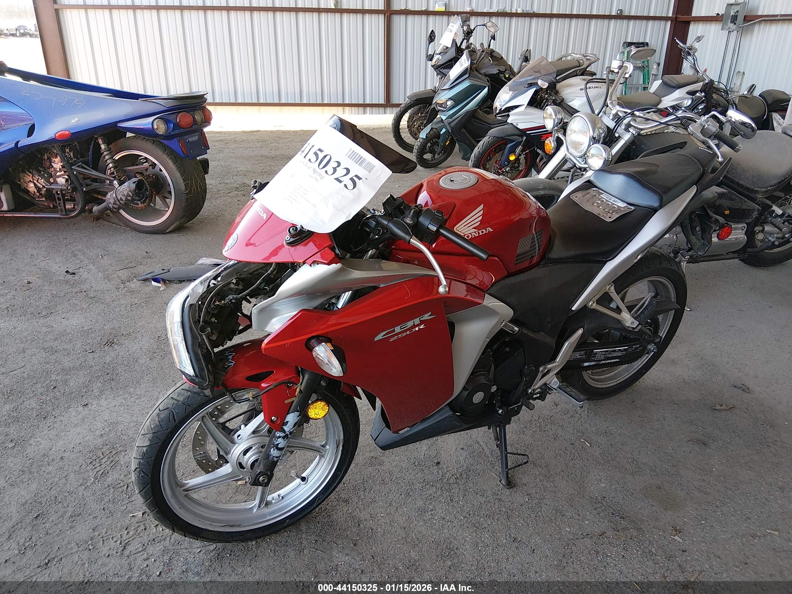 HONDA CBR250 image 2