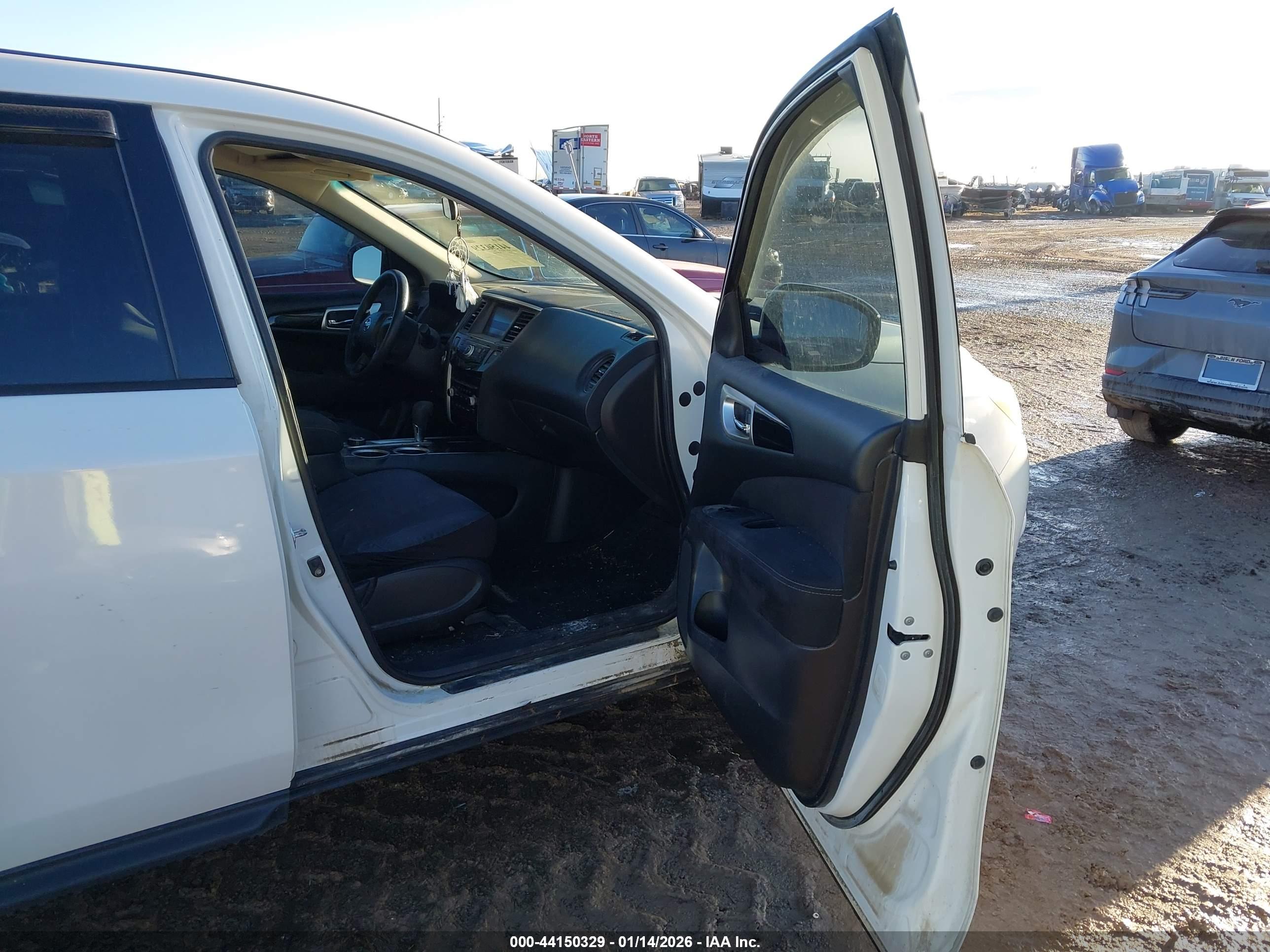 NISSAN PATHFINDER image 5