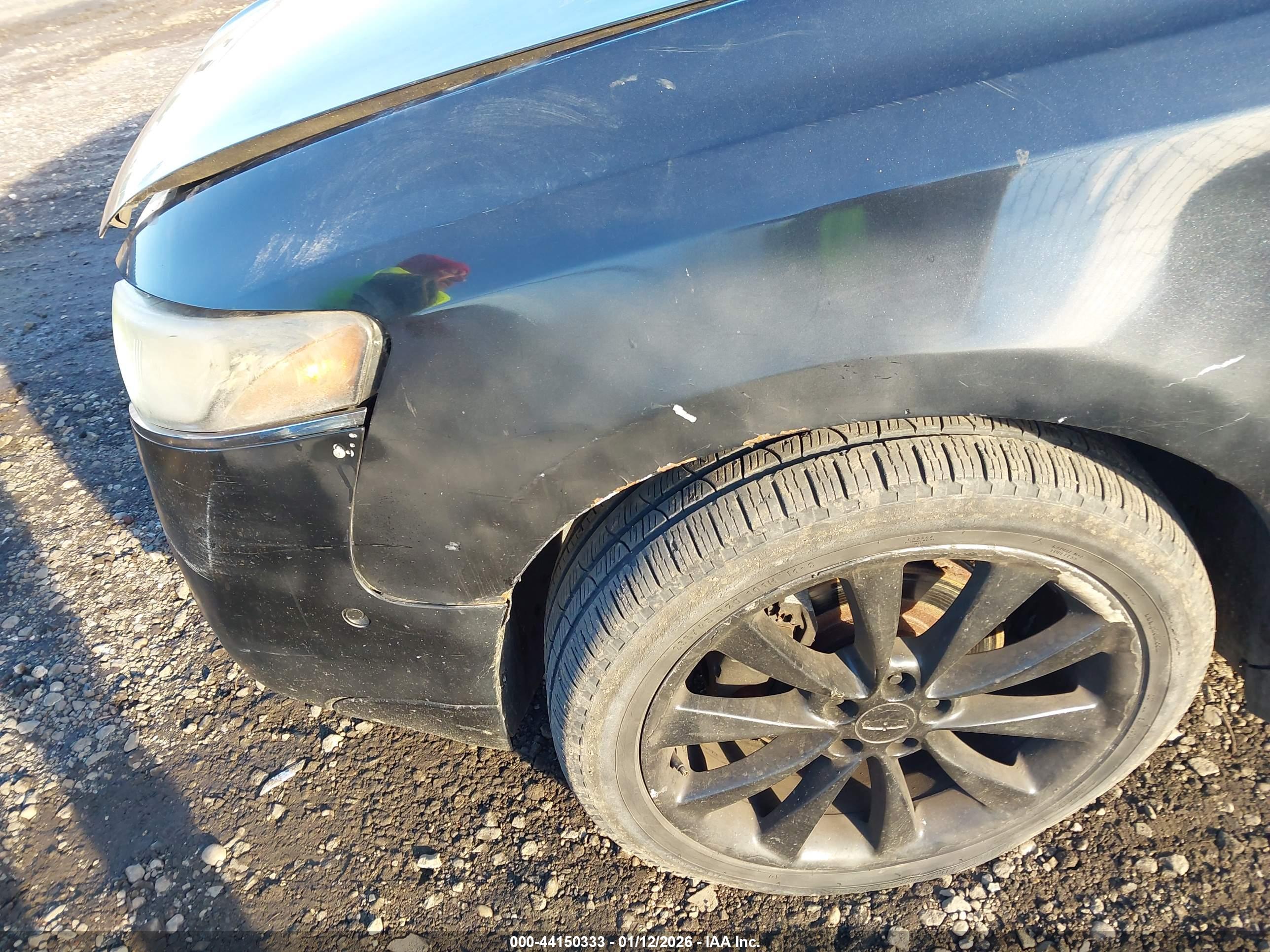 LINCOLN MKT image 6