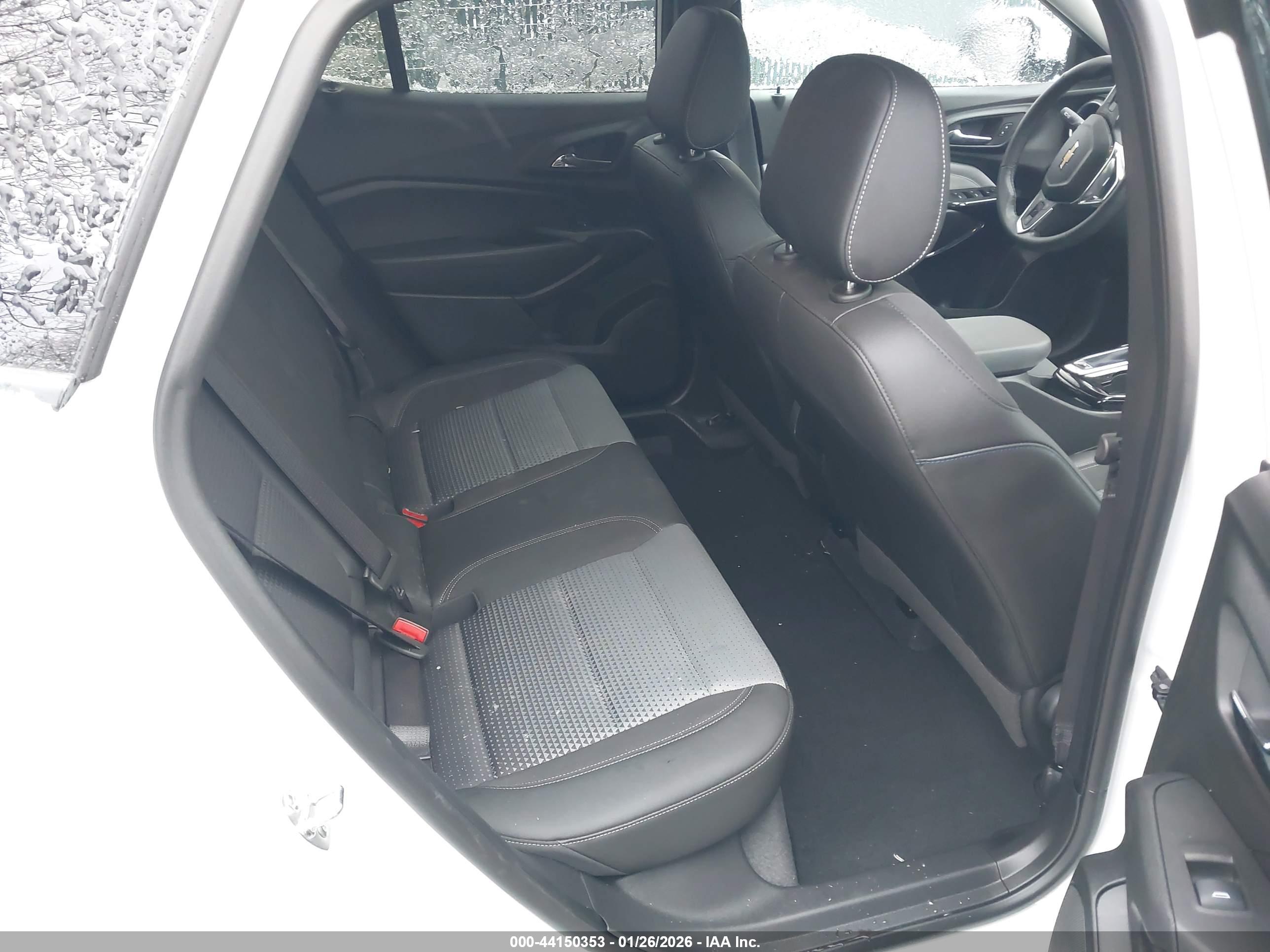 CHEVROLET TRAX image 8