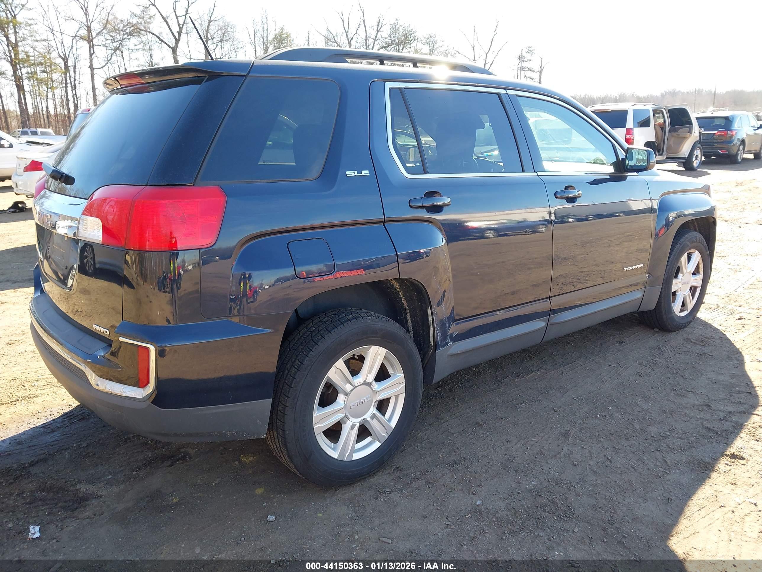 GMC TERRAIN image 4