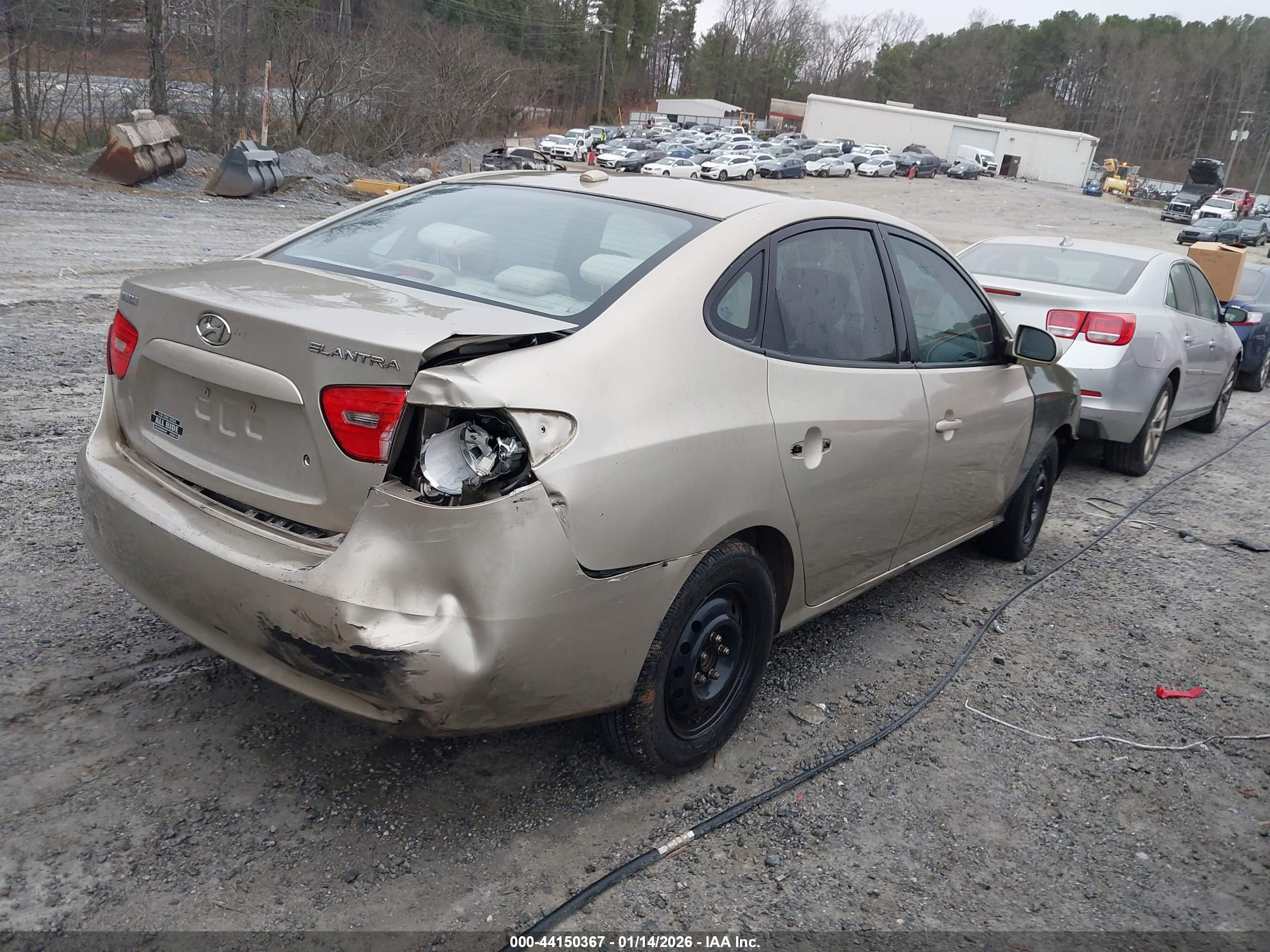 HYUNDAI ELANTRA image 4