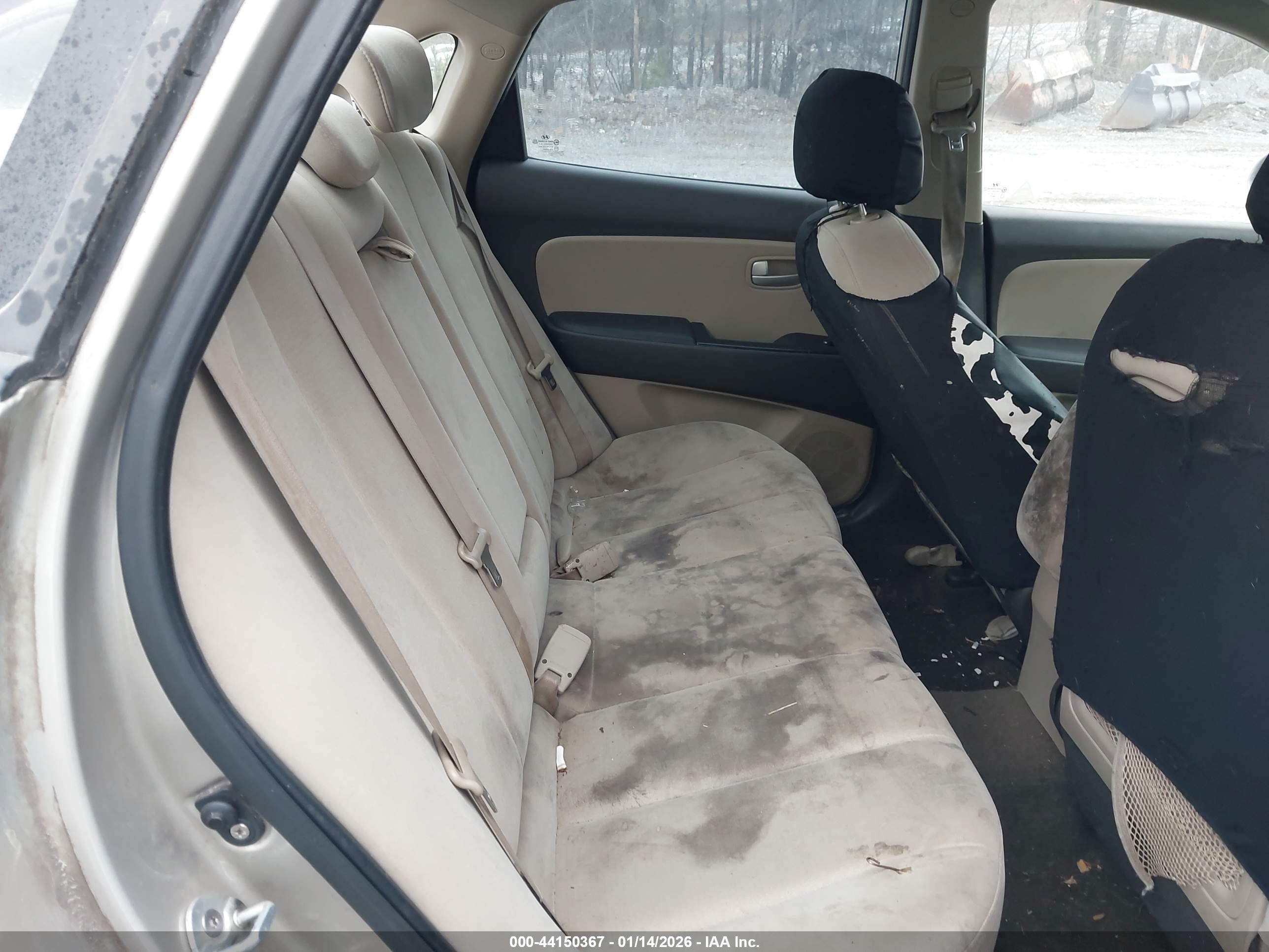 HYUNDAI ELANTRA image 8