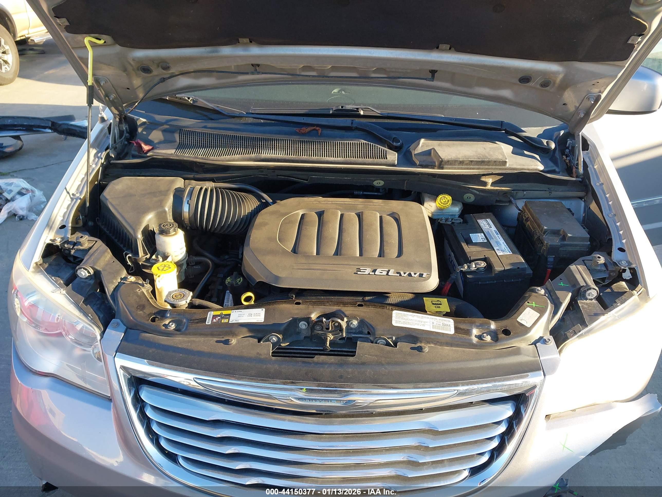 CHRYSLER TOWN image 10