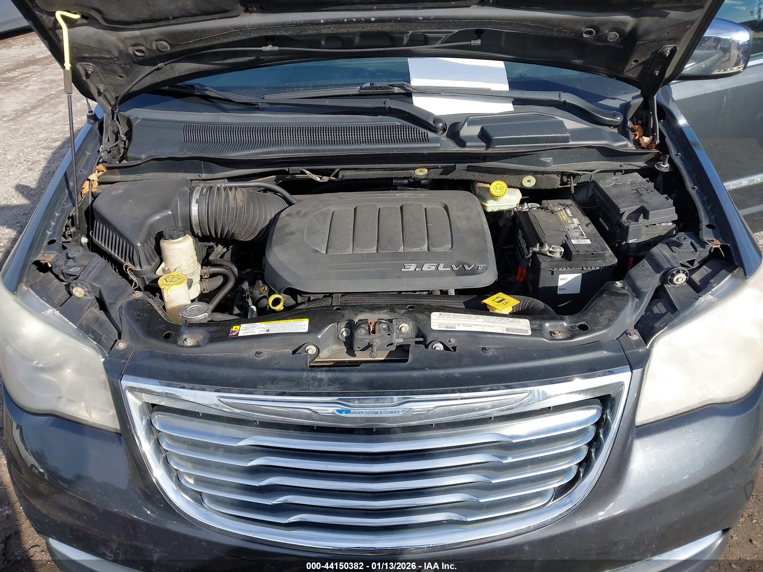 CHRYSLER TOWN image 10