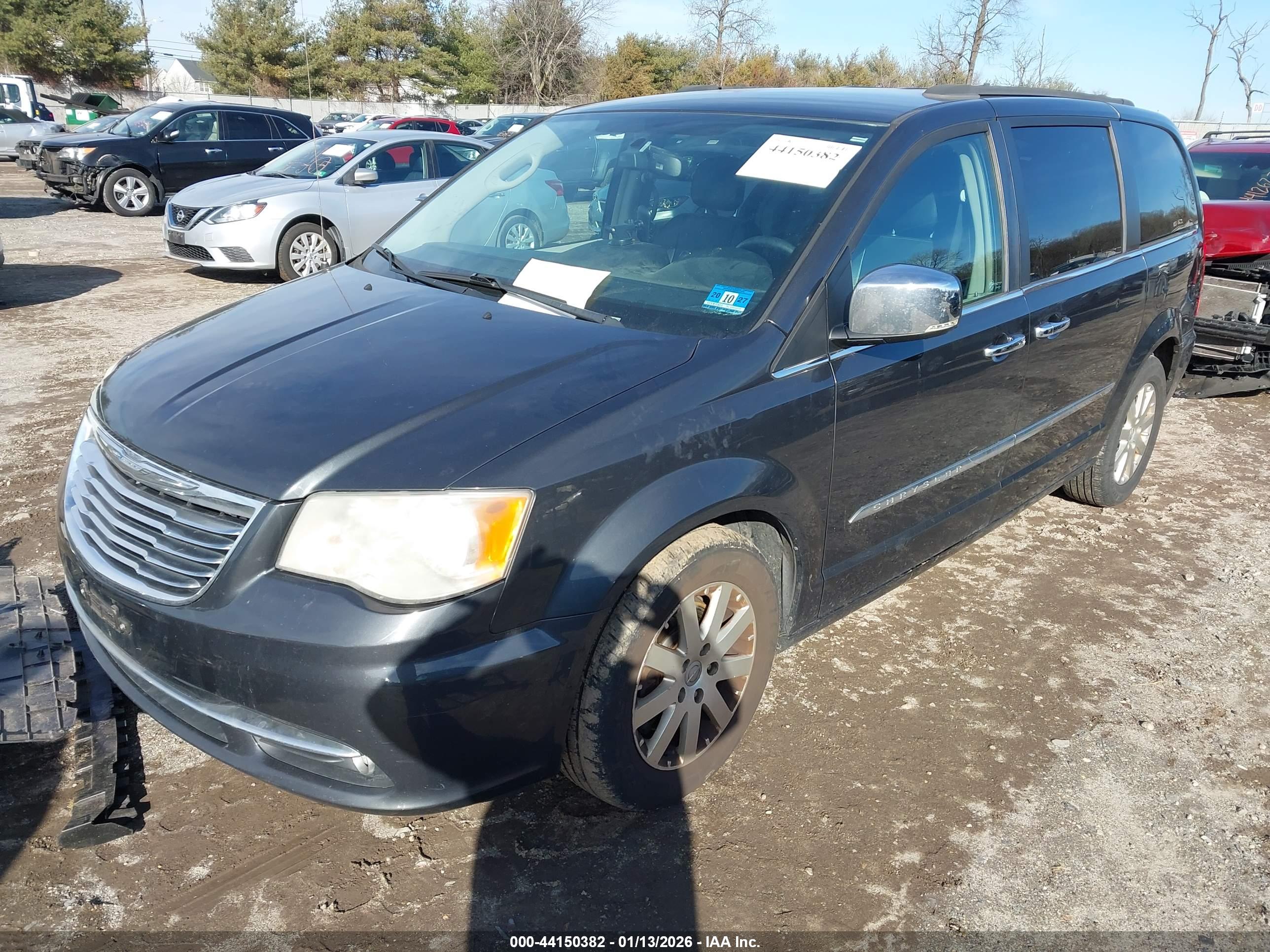 CHRYSLER TOWN image 2