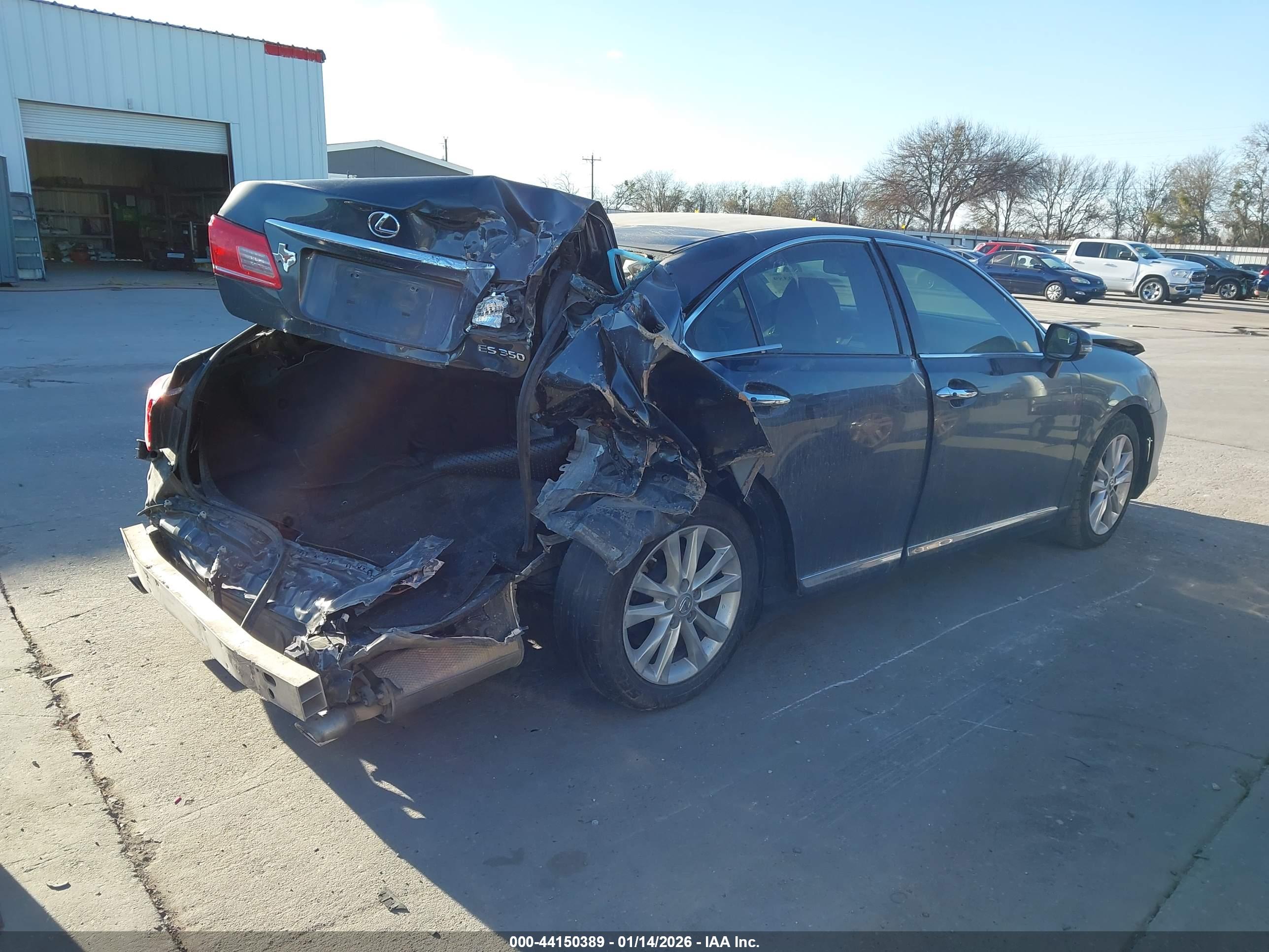 LEXUS ES image 4