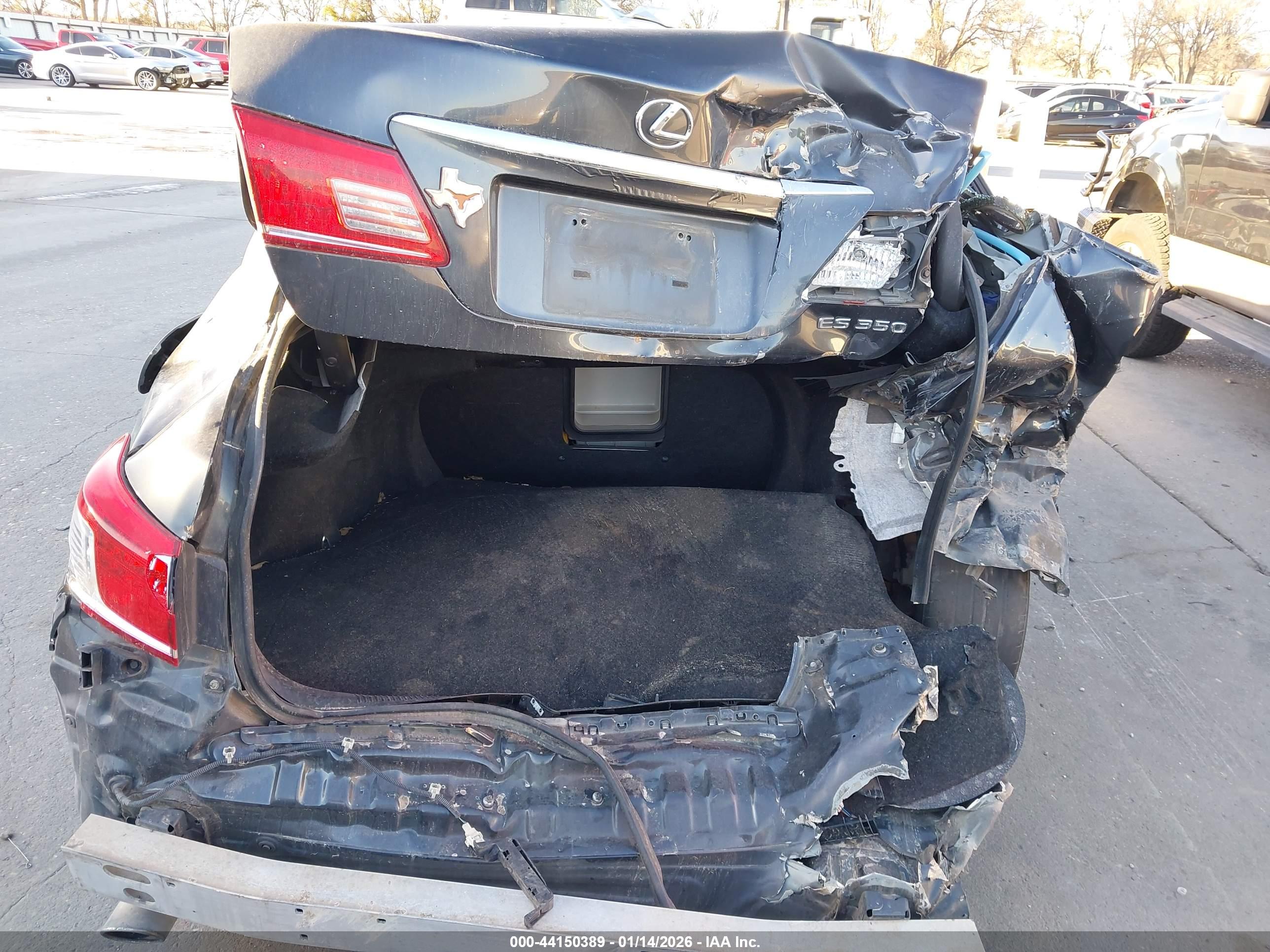LEXUS ES image 6