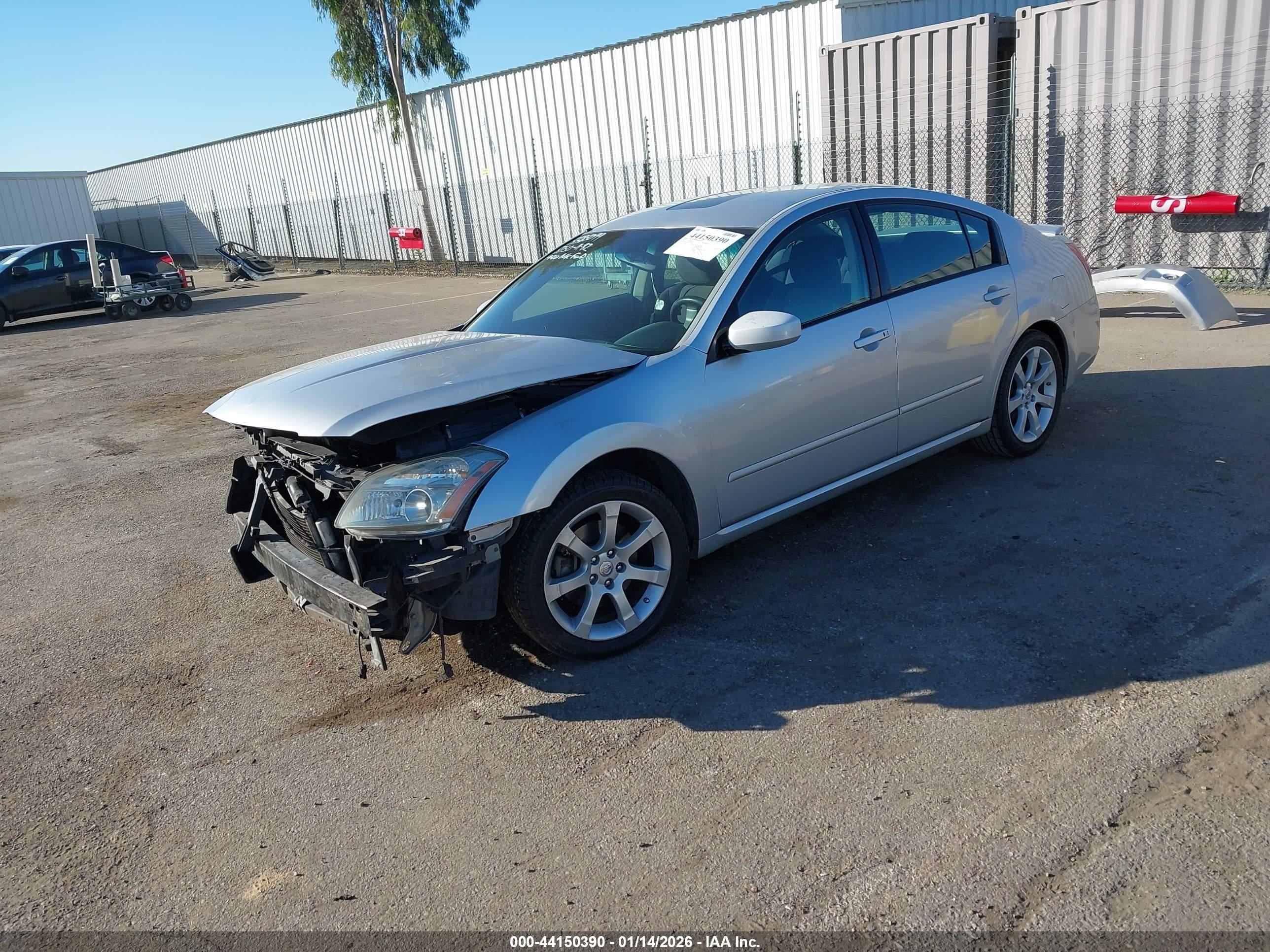 NISSAN MAXIMA image 2