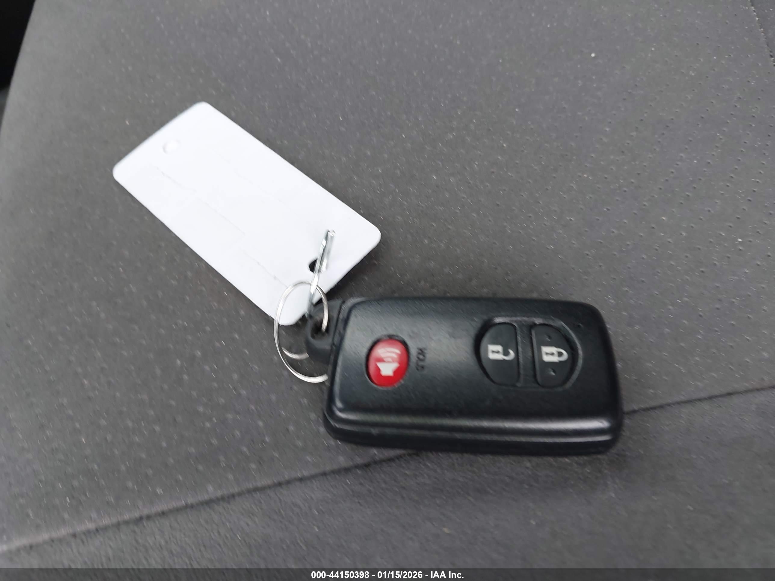 TOYOTA PRIUS image 11
