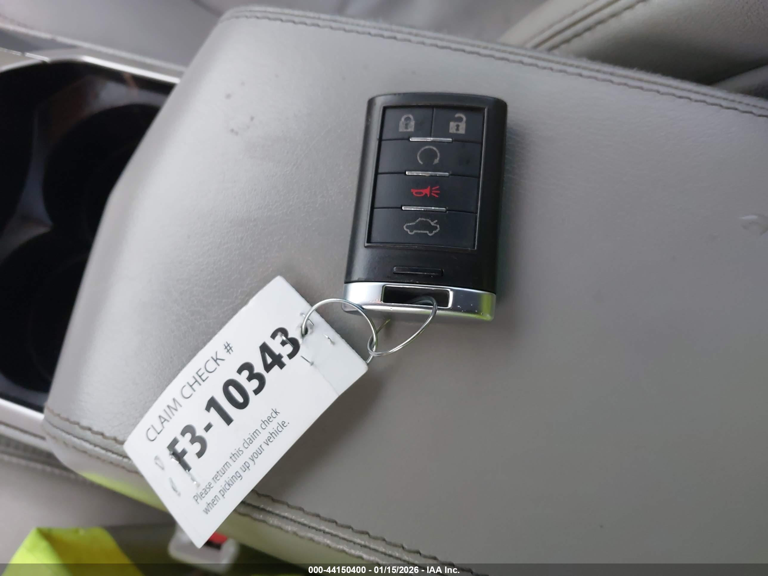 CADILLAC CTS image 11