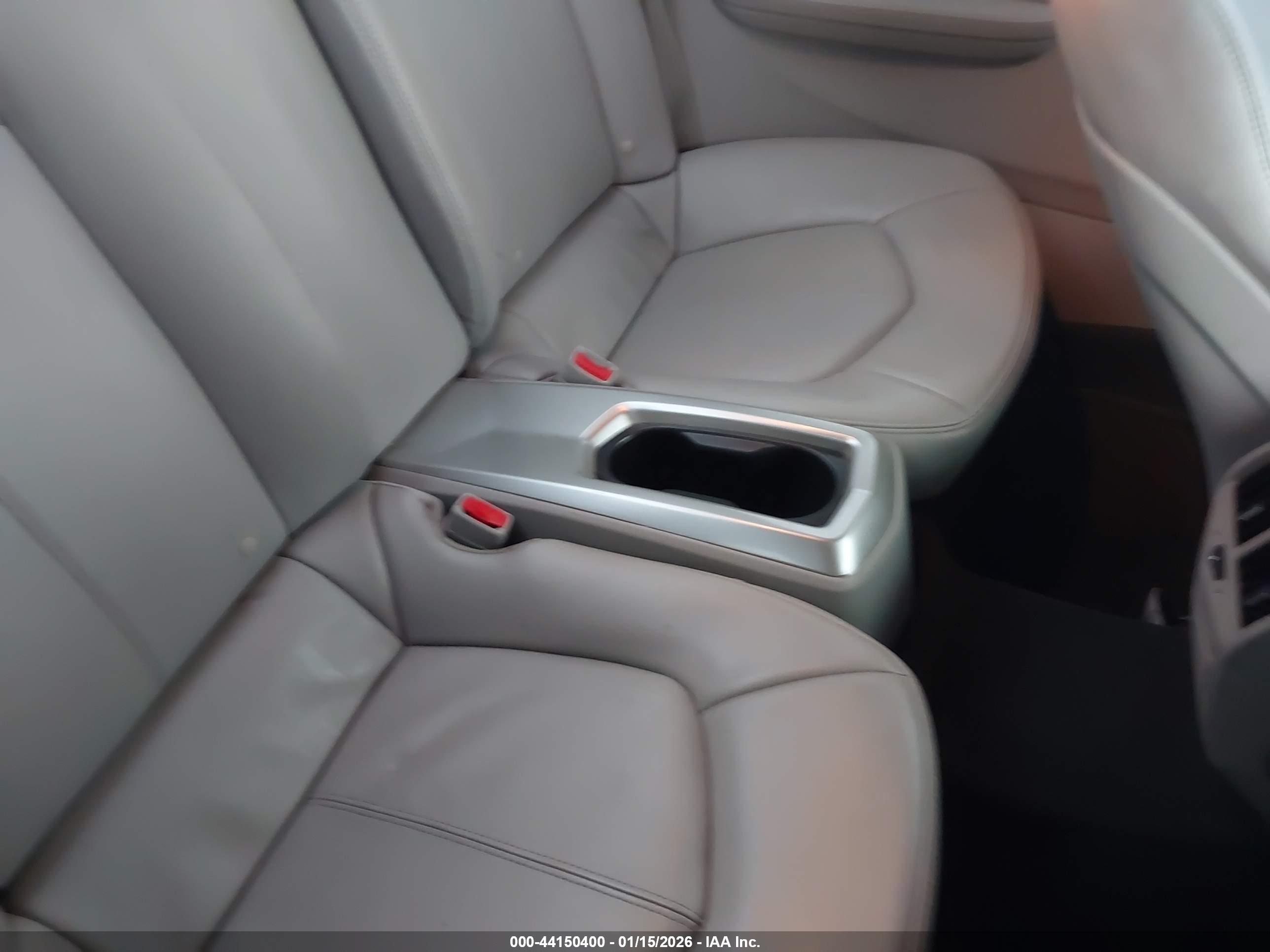 CADILLAC CTS image 8