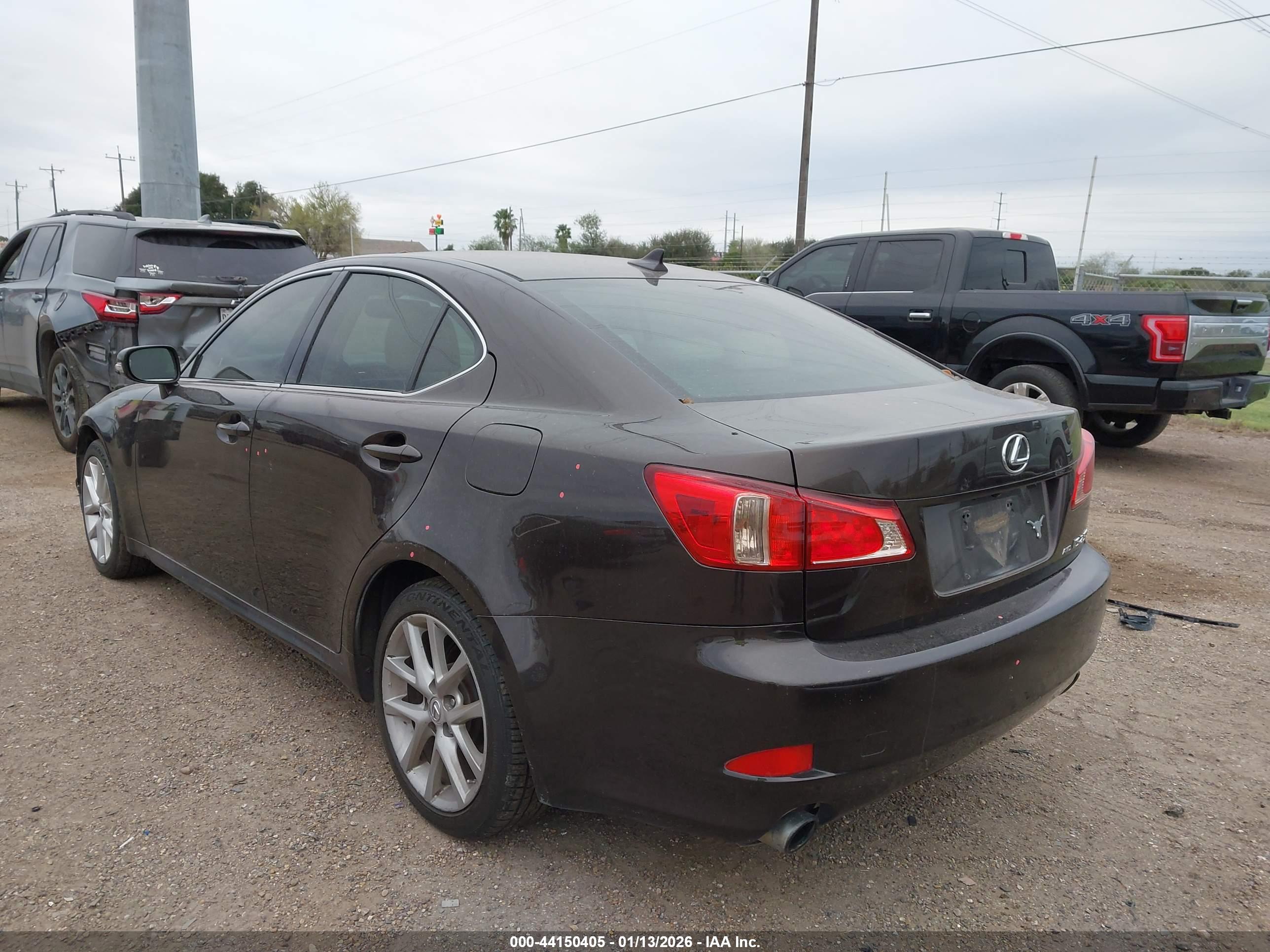 LEXUS IS image 3