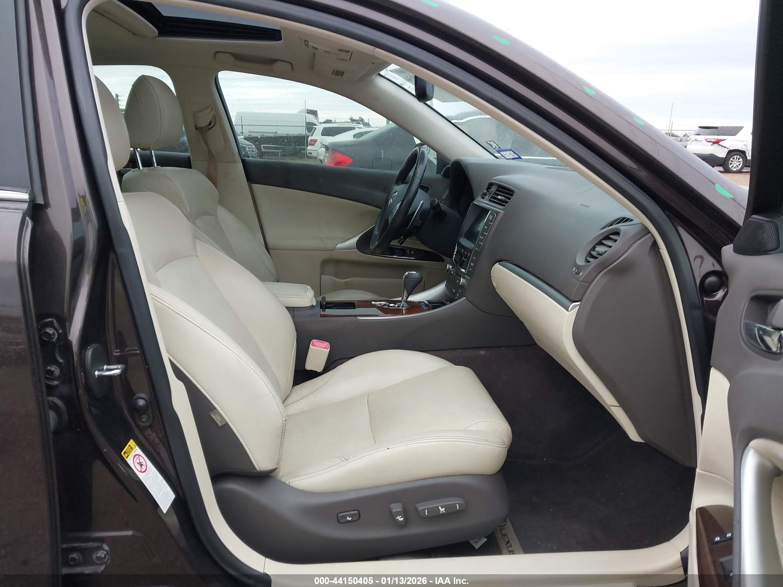 LEXUS IS image 5