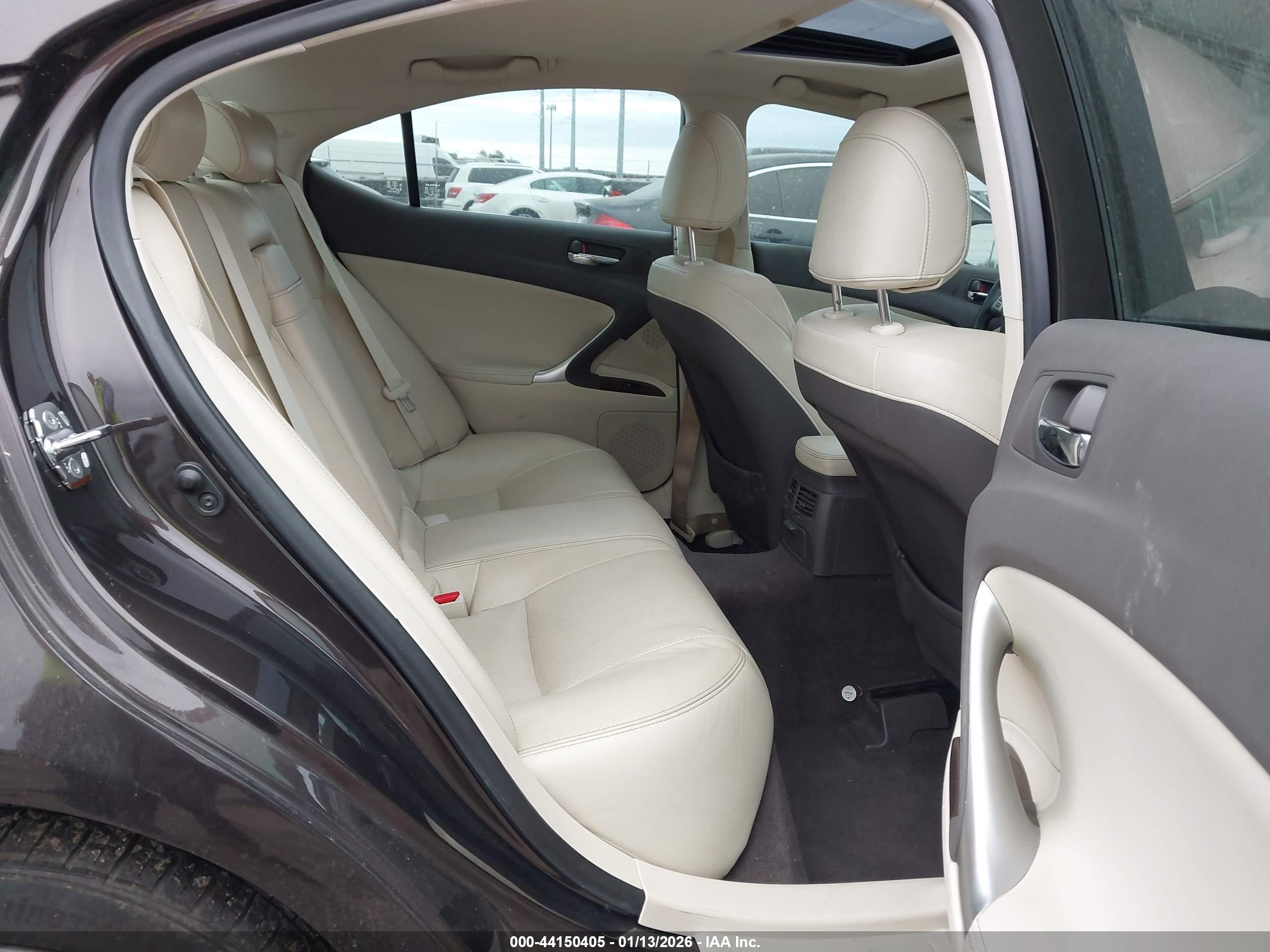 LEXUS IS image 8